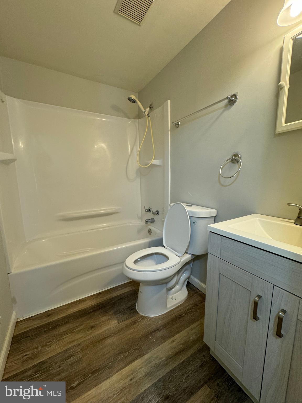 NATHANS HILL - Residential Lease