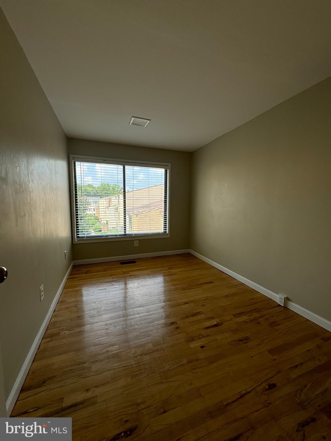 NATHANS HILL - Residential Lease