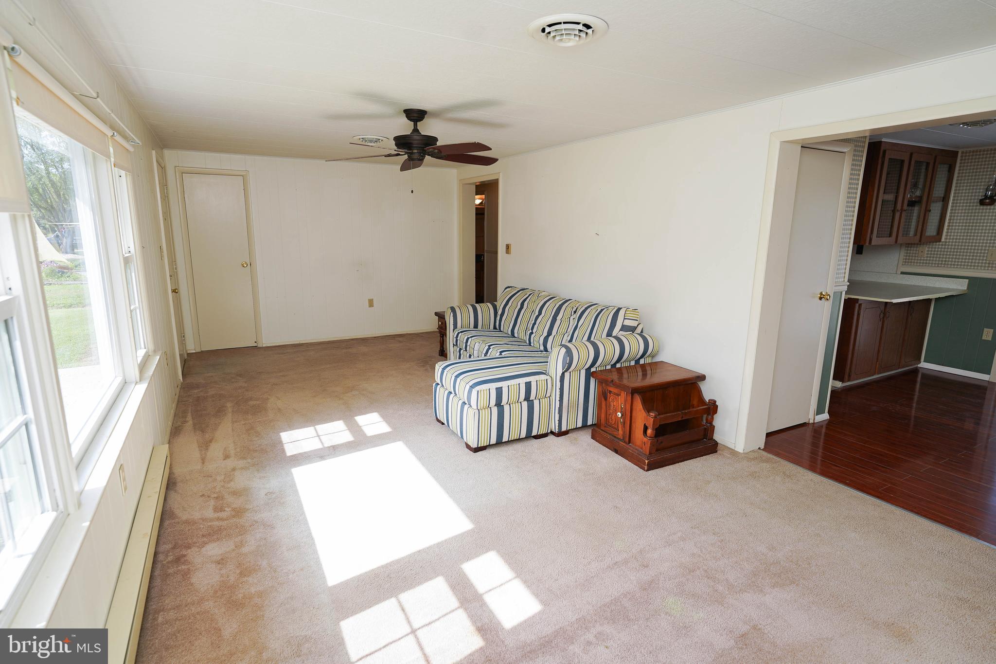 HOLIDAY MANOR - Residential