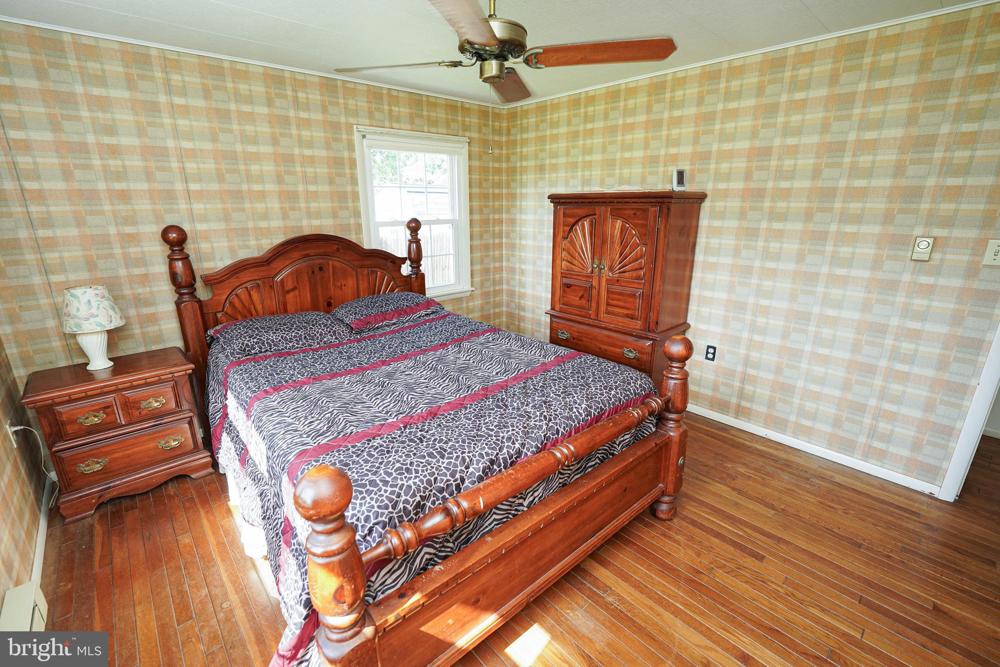 HOLIDAY MANOR - Residential