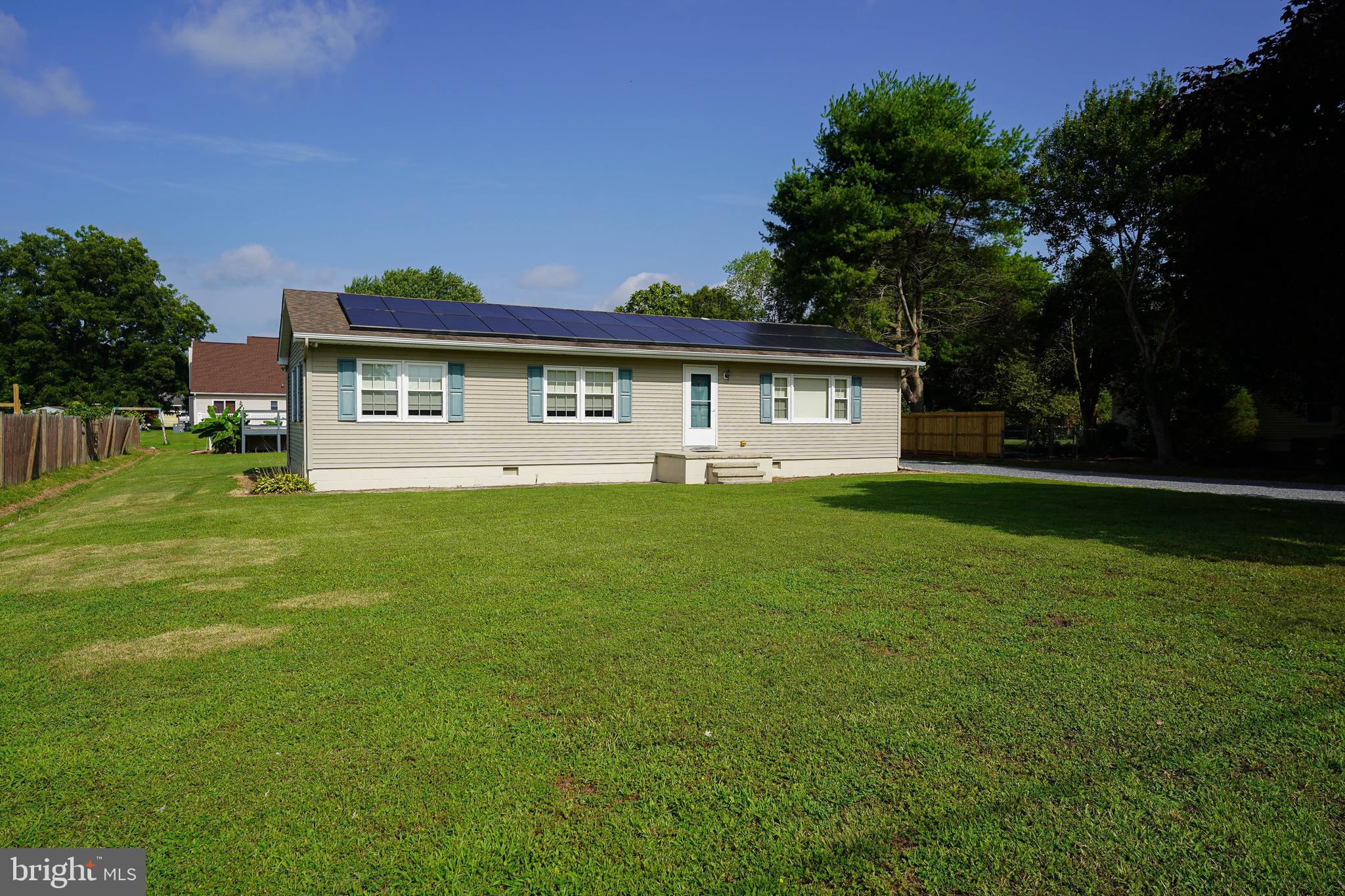 HOLIDAY MANOR - Residential