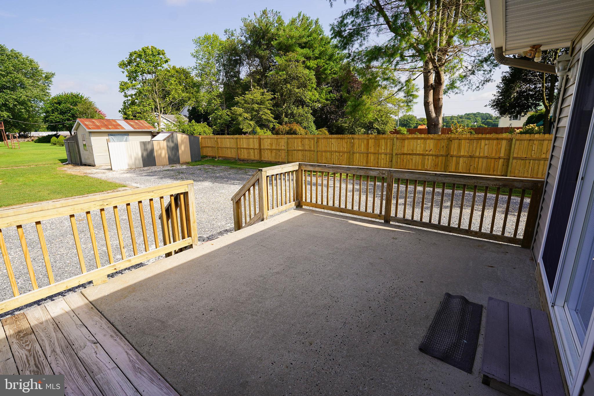 HOLIDAY MANOR - Residential