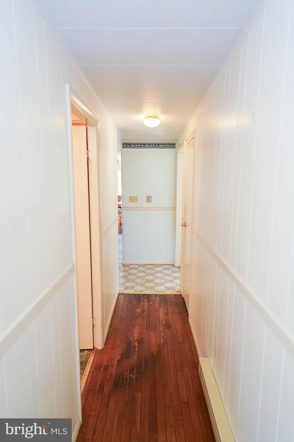 HOLIDAY MANOR - Residential