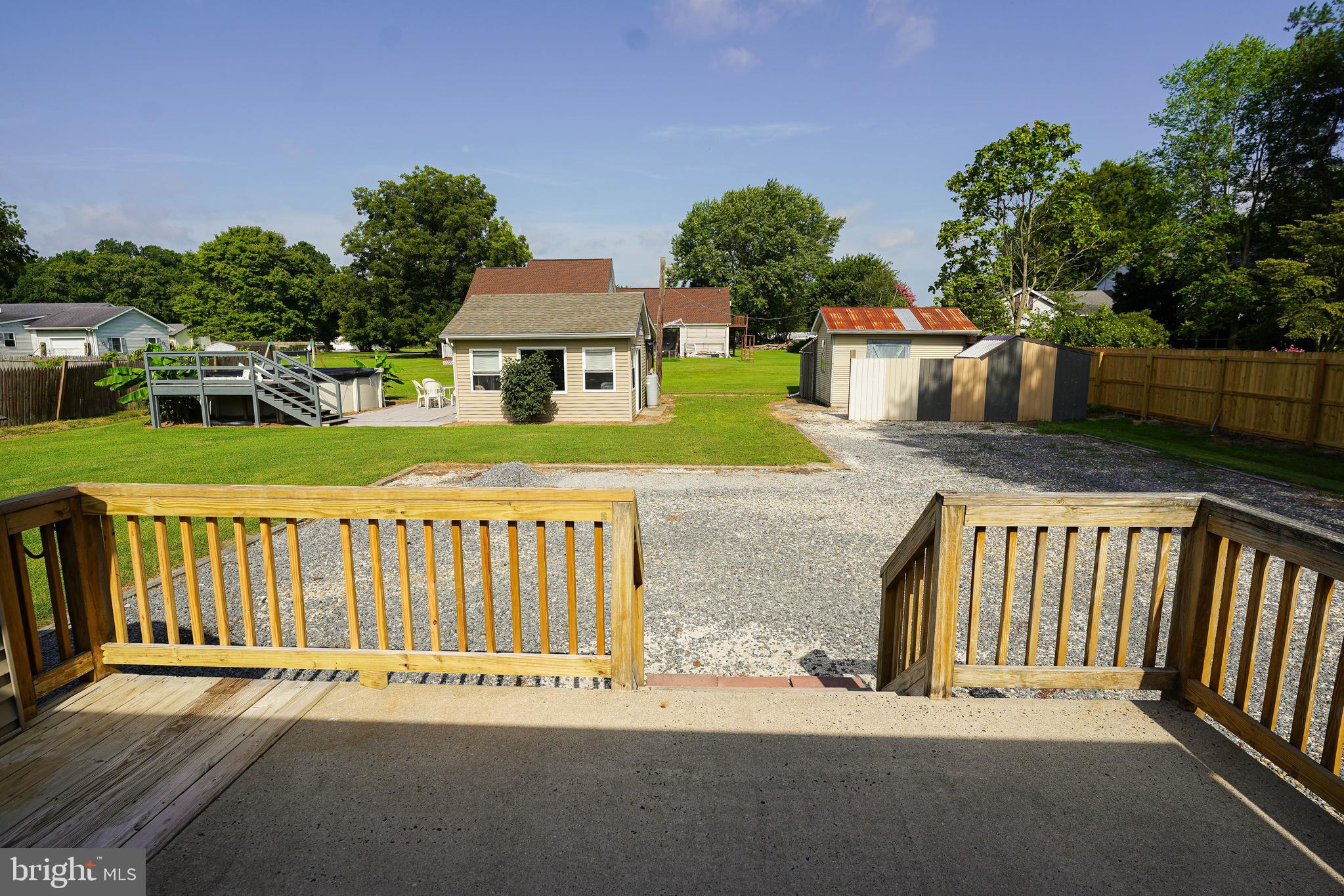 HOLIDAY MANOR - Residential