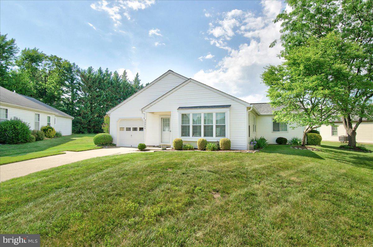 6864 SNOWBERRY COURT