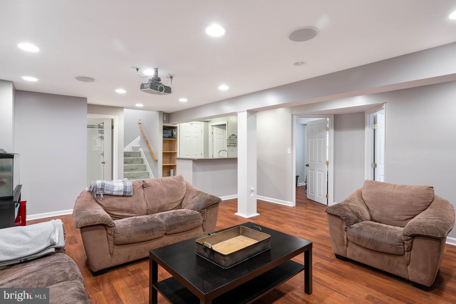 LAKE RIDGE - Residential