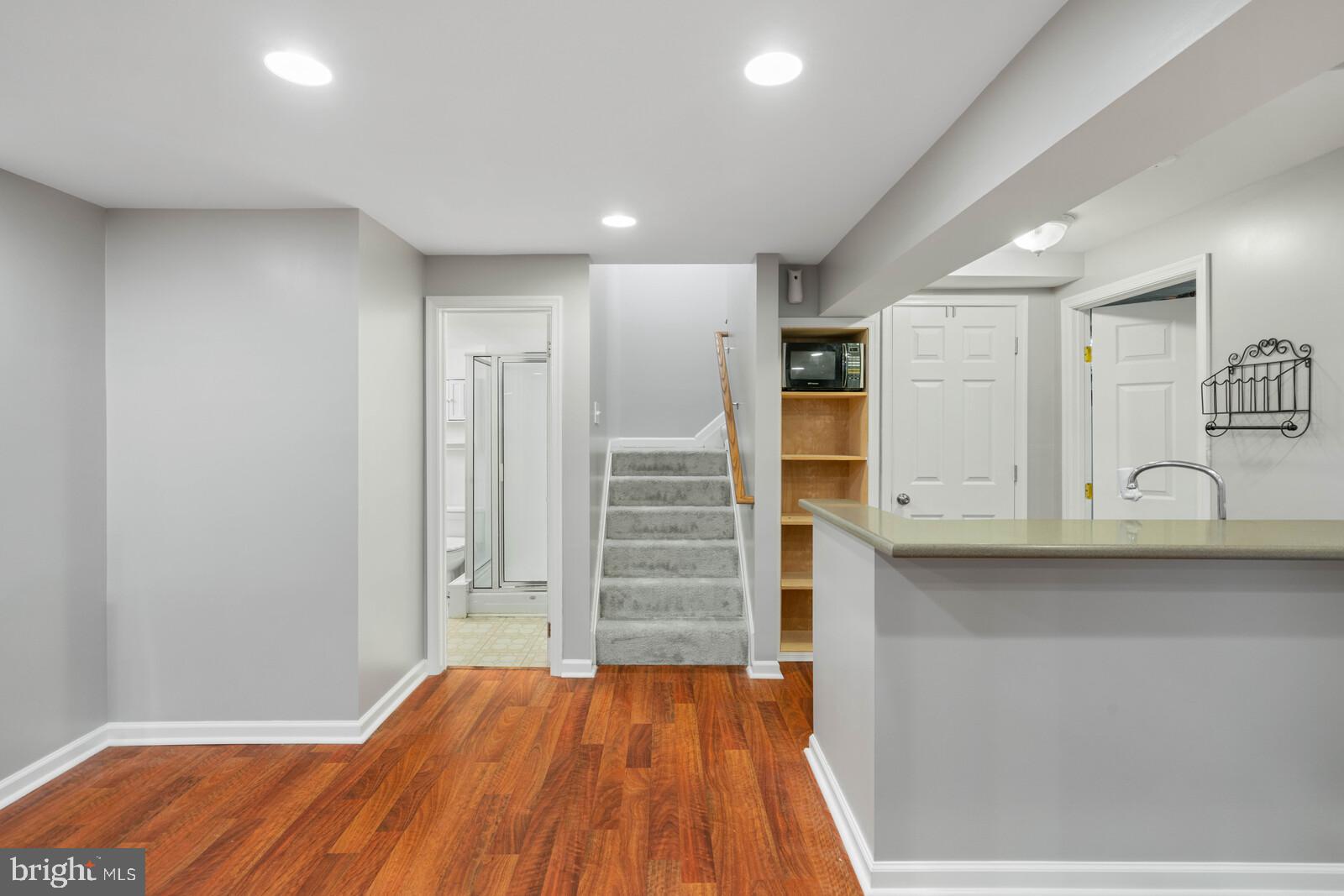 LAKE RIDGE - Residential