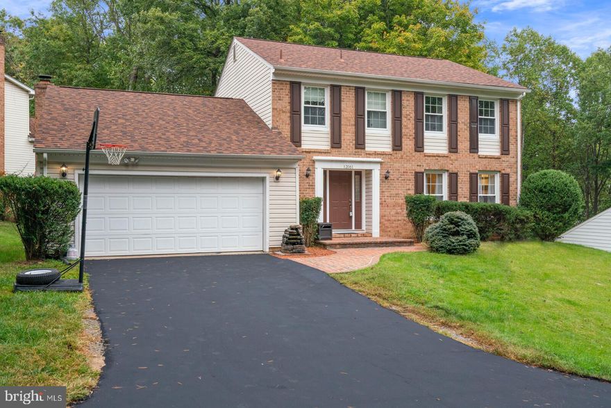 Great Location in a Beautiful Community *5 Bedrooms *3.5 Bathrooms  *Fresh Paint *Brand New Carpet *Walk down the hill to the Occoquan Reservior   *Updated Kitchen: Stainless Steel Appliances, Updated Kitchen Cabinets & Countertops *Crown Molding *Recess lights *Wood Floors *Windows and Roof have been replaced *Renovated Bathrooms: Ceramic Tiles, Vanities, Plumbing & Light fixtures *Private Office *Great in law suite on the Lower Level *Media Room/Area  *Freshly sealed Driveway *Steps from the Reservior *Minutes from Shopping, Restaurants, Rec Center, Community parks & pools, & More