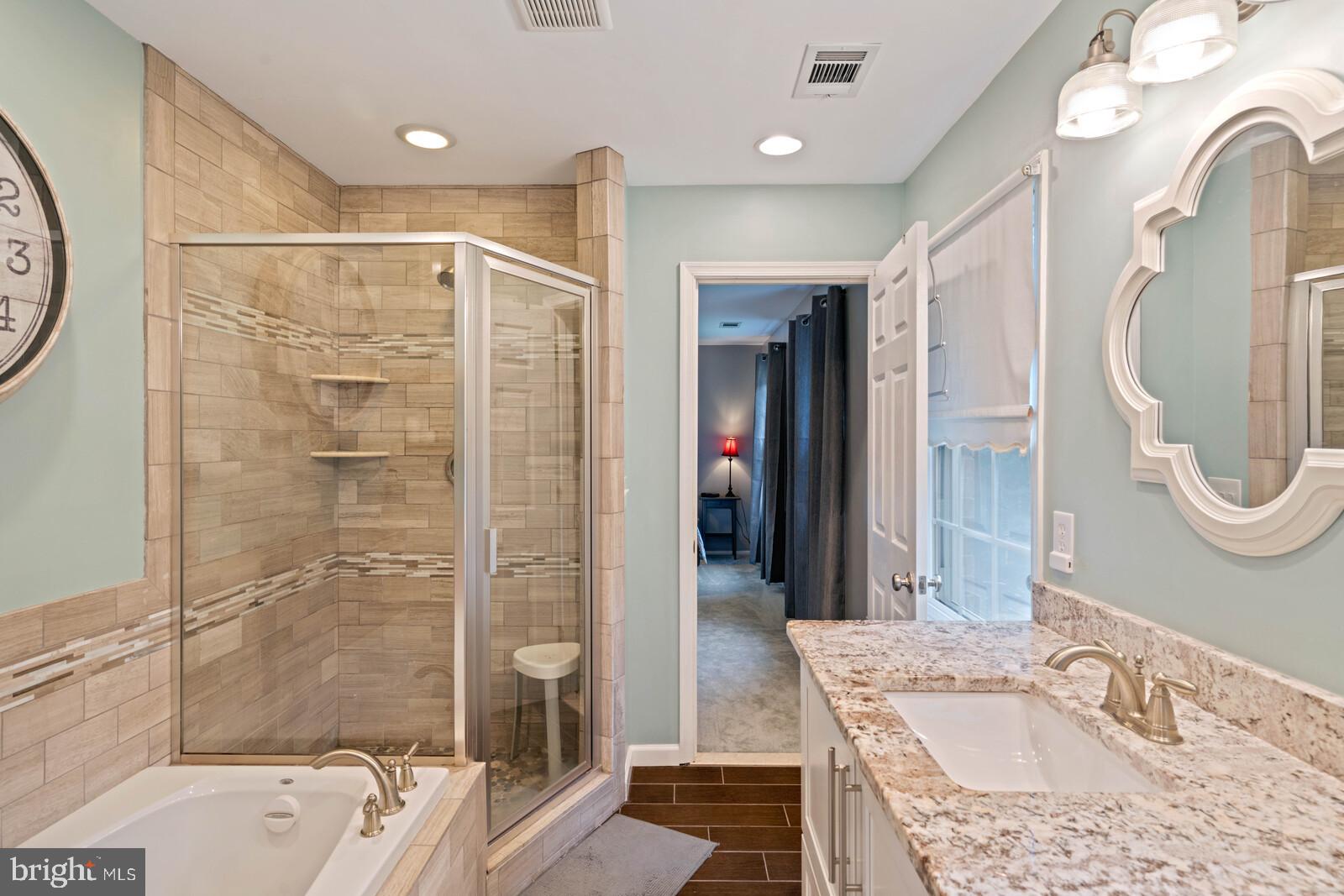 LAKE RIDGE - Residential