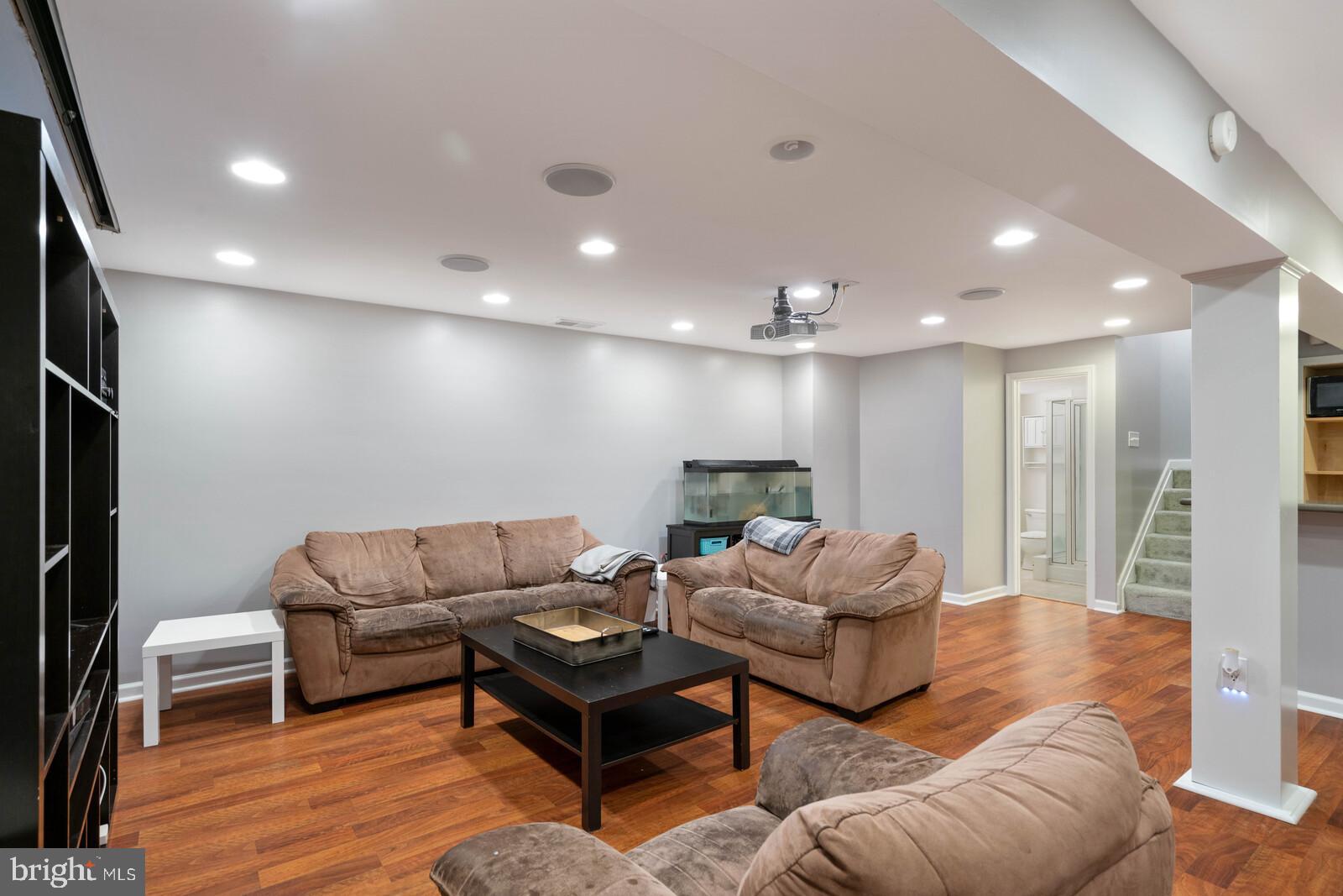 LAKE RIDGE - Residential