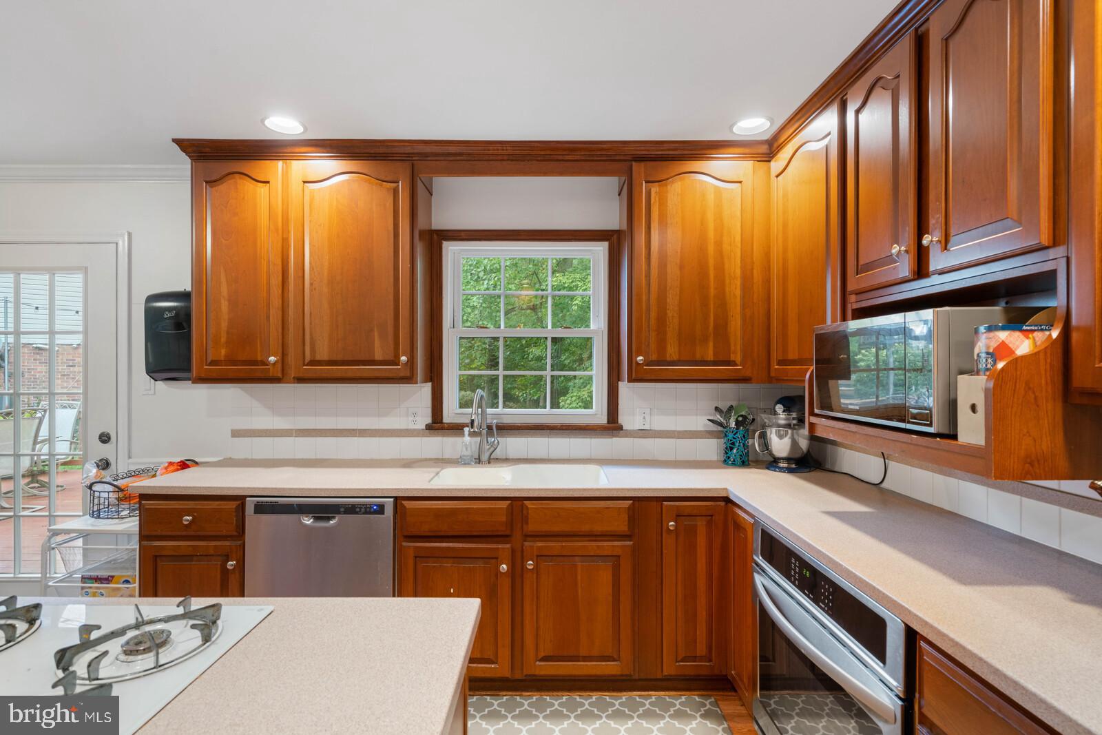 LAKE RIDGE - Residential