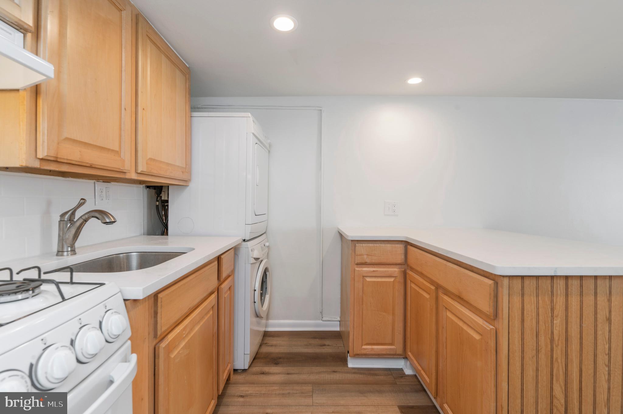 WASHINGTON SQ - Residential