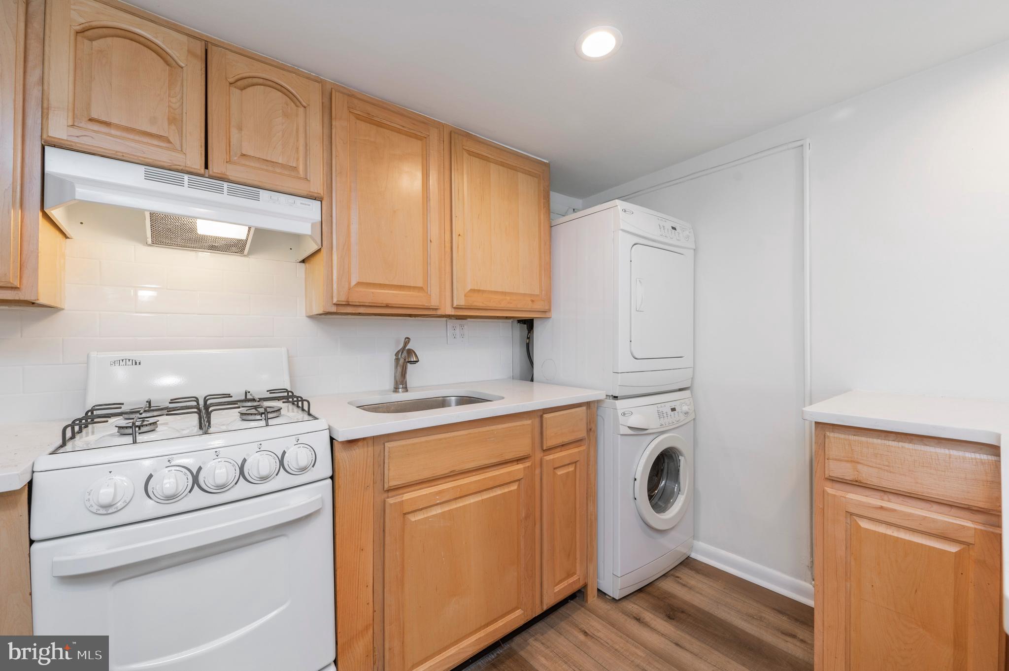 WASHINGTON SQ - Residential