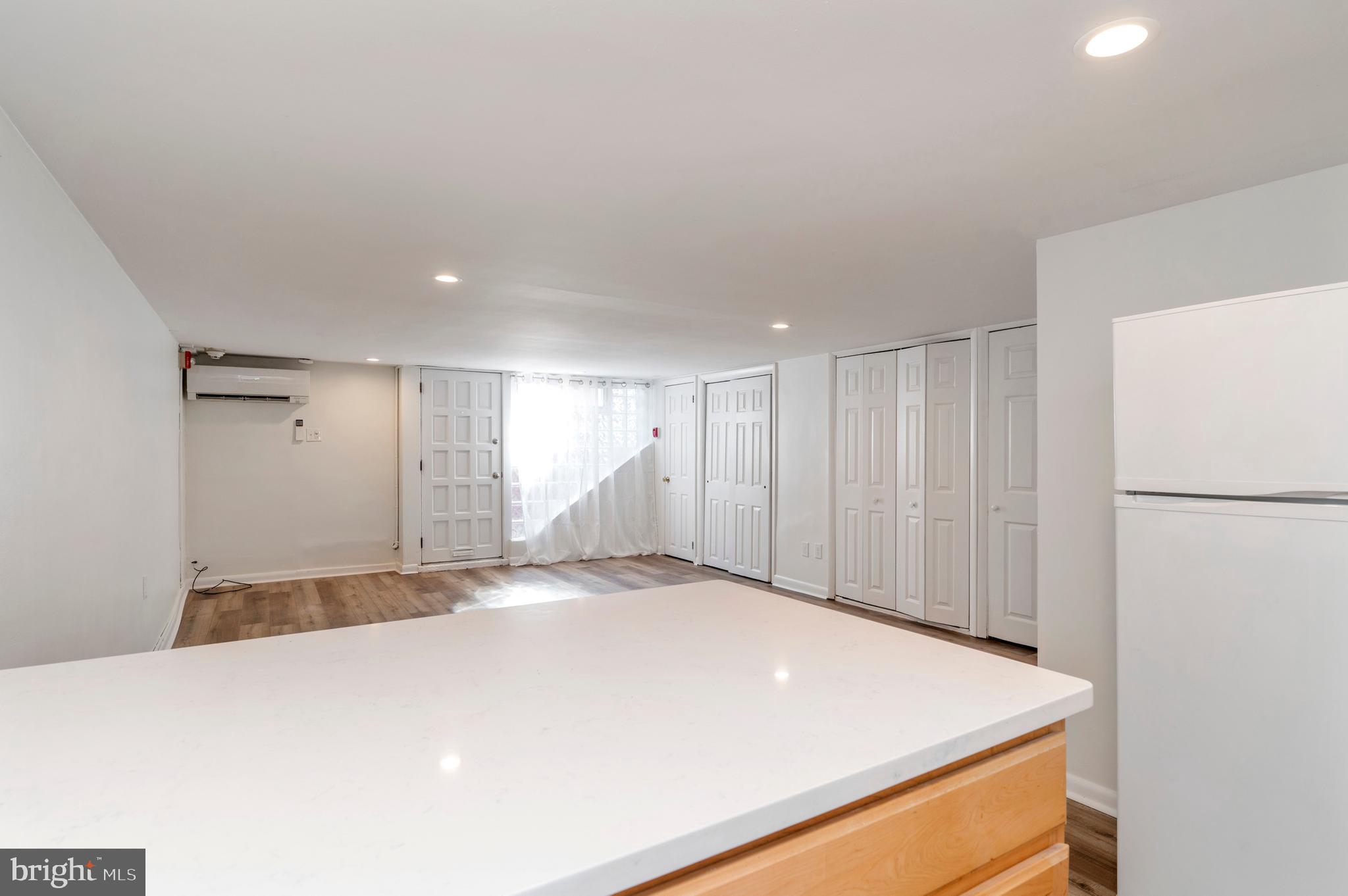 WASHINGTON SQ - Residential