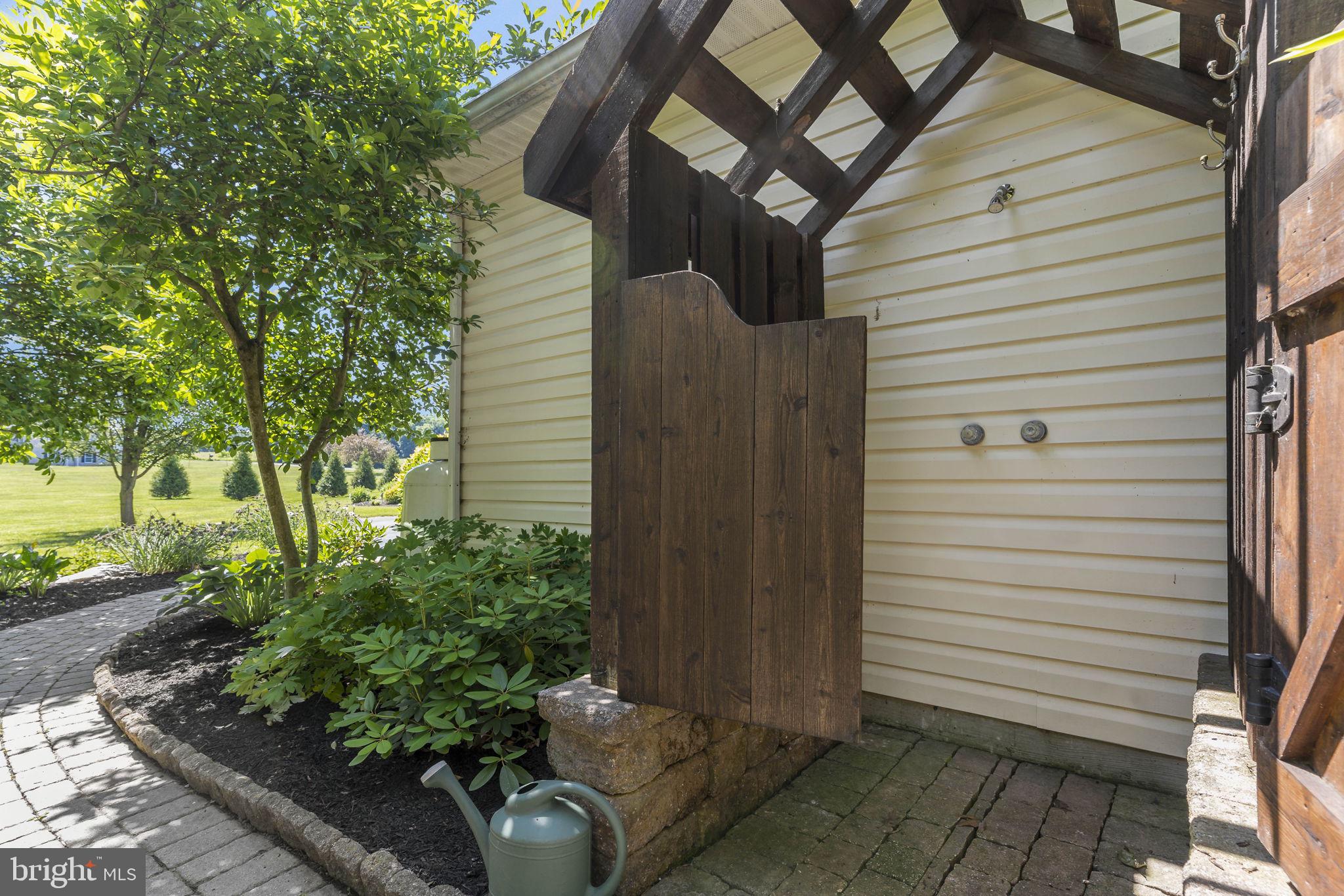 SWAN DALE FARMS - Residential