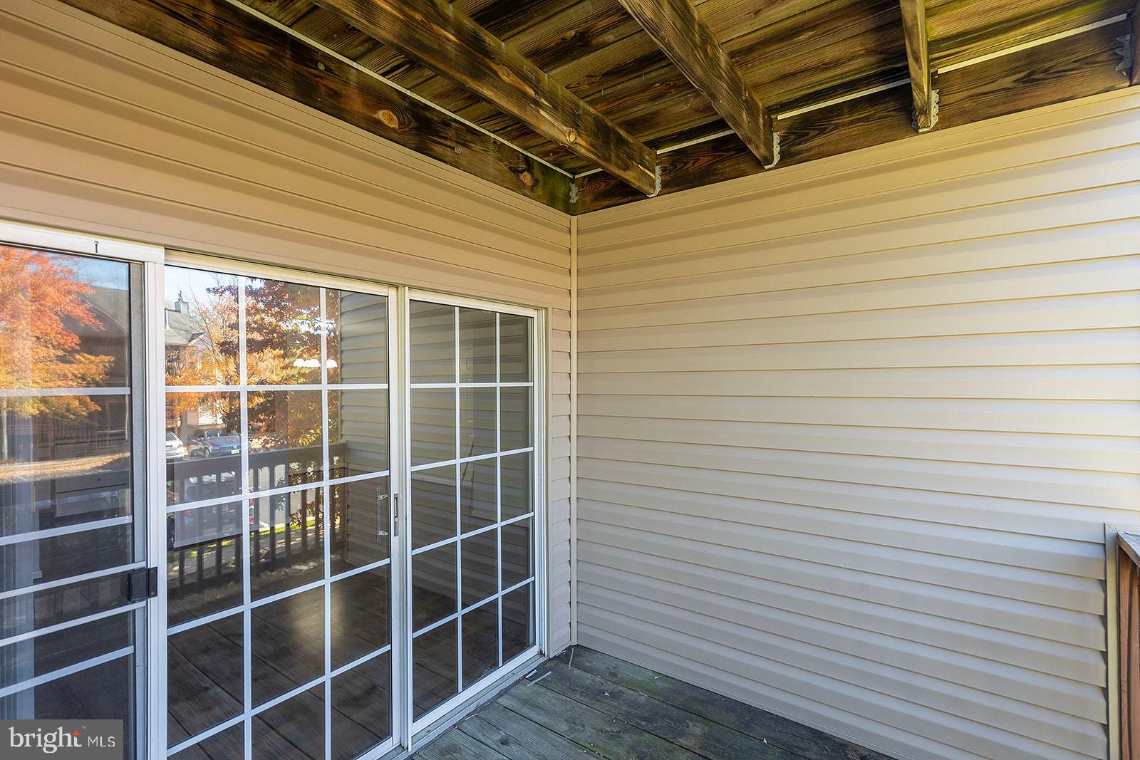 LAKESIDE - Residential Lease