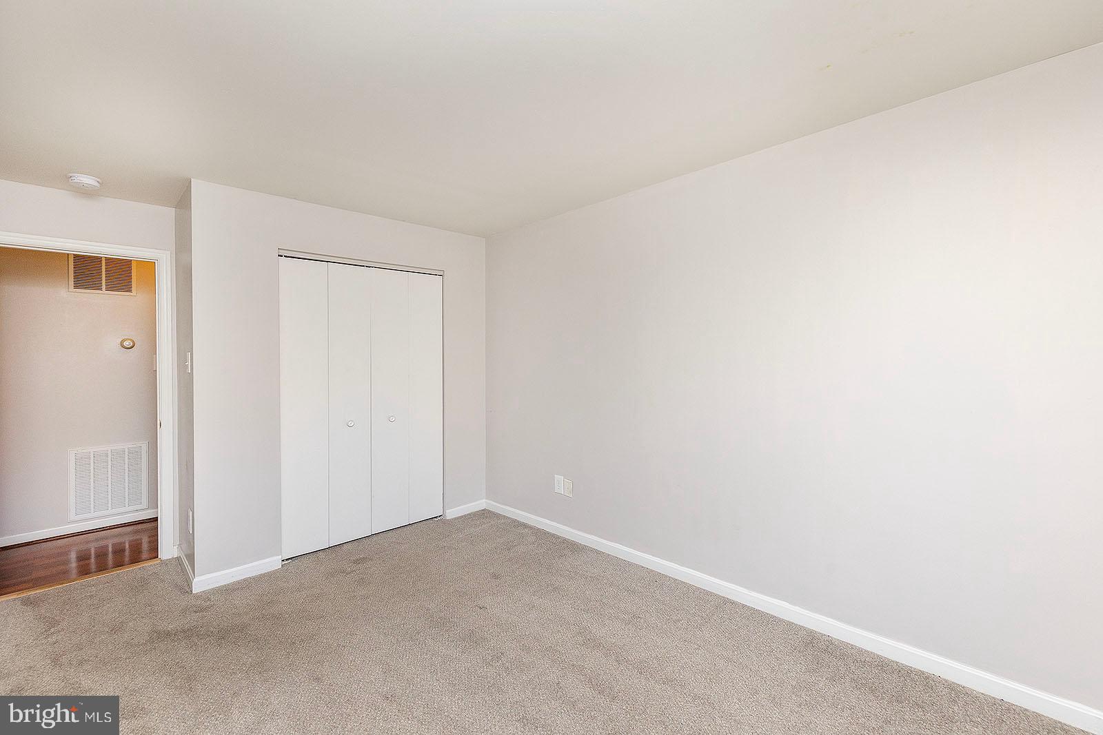 LAKESIDE - Residential Lease