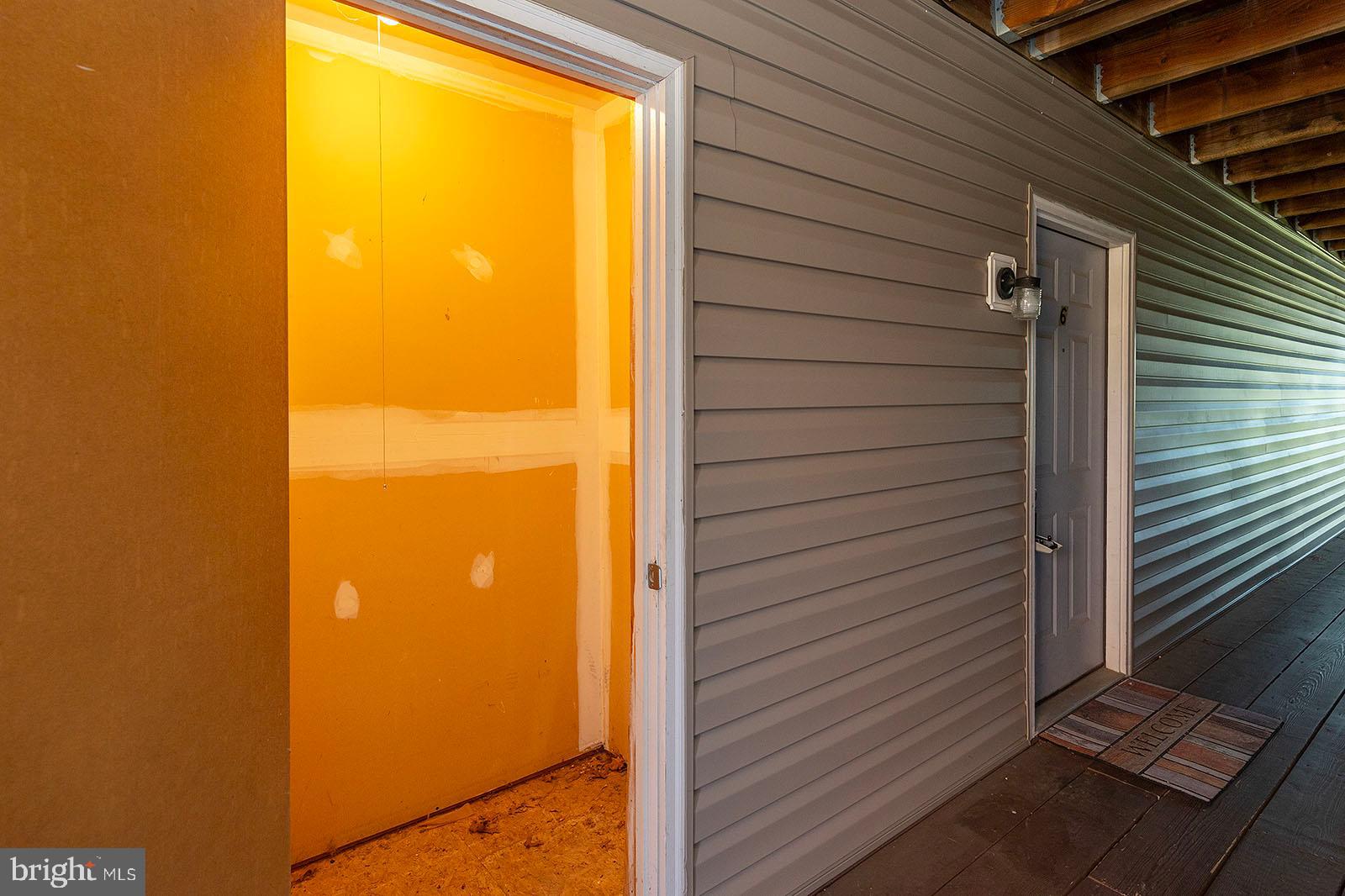 LAKESIDE - Residential Lease