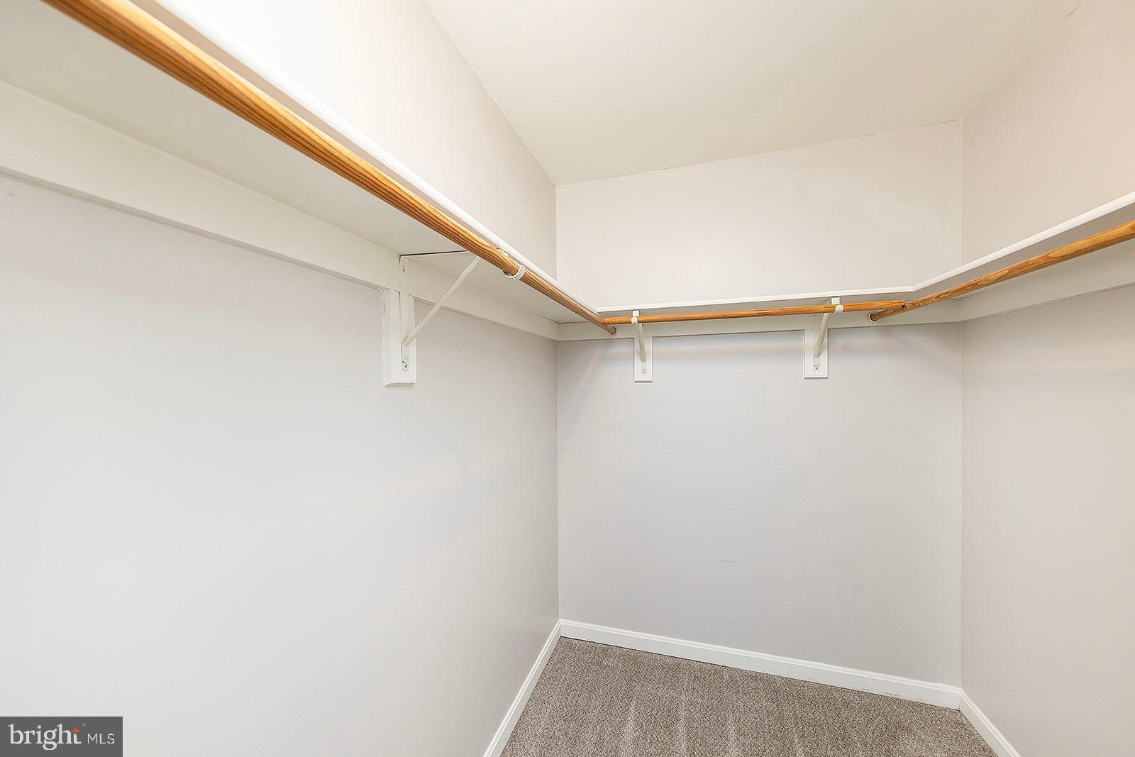 LAKESIDE - Residential Lease