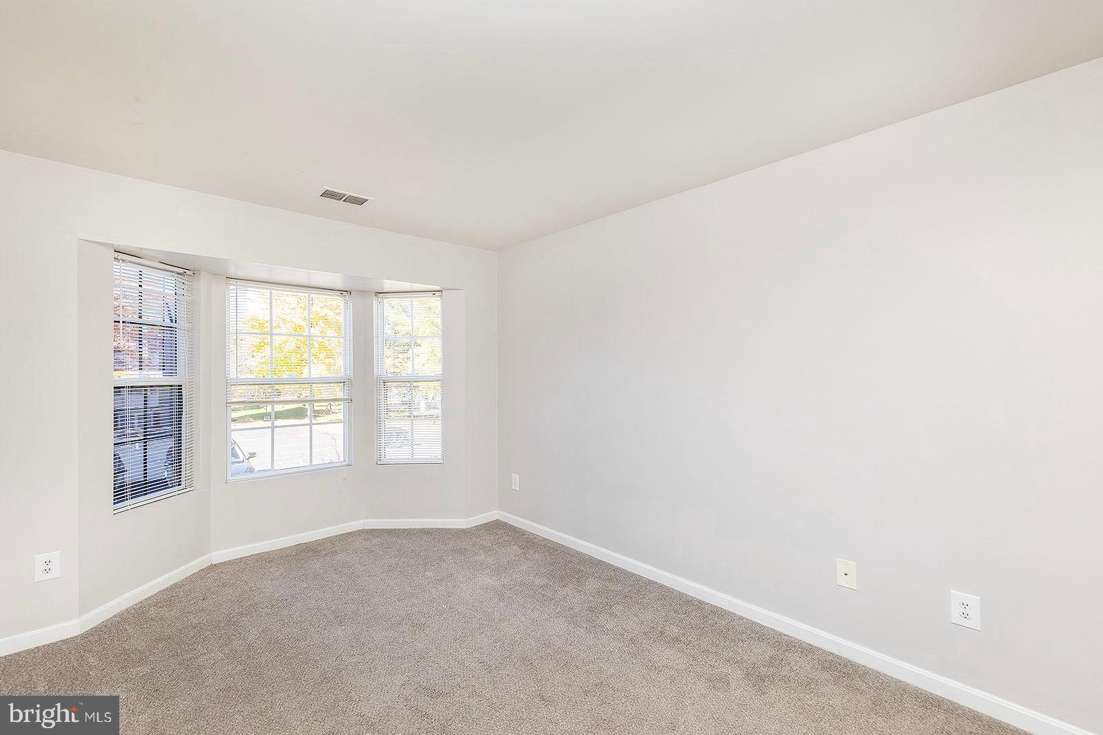 LAKESIDE - Residential Lease