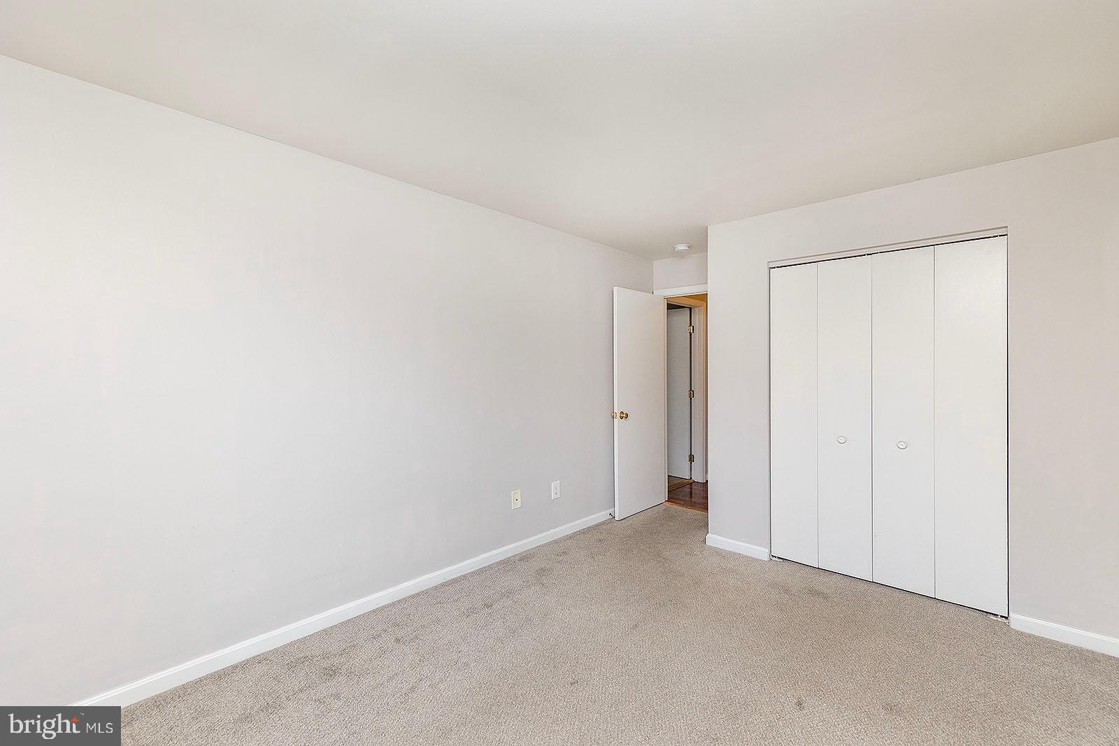 LAKESIDE - Residential Lease