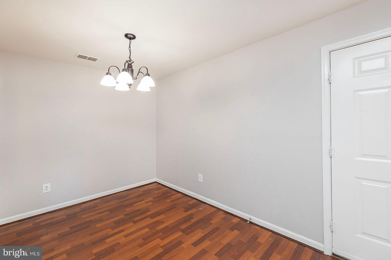 LAKESIDE - Residential Lease