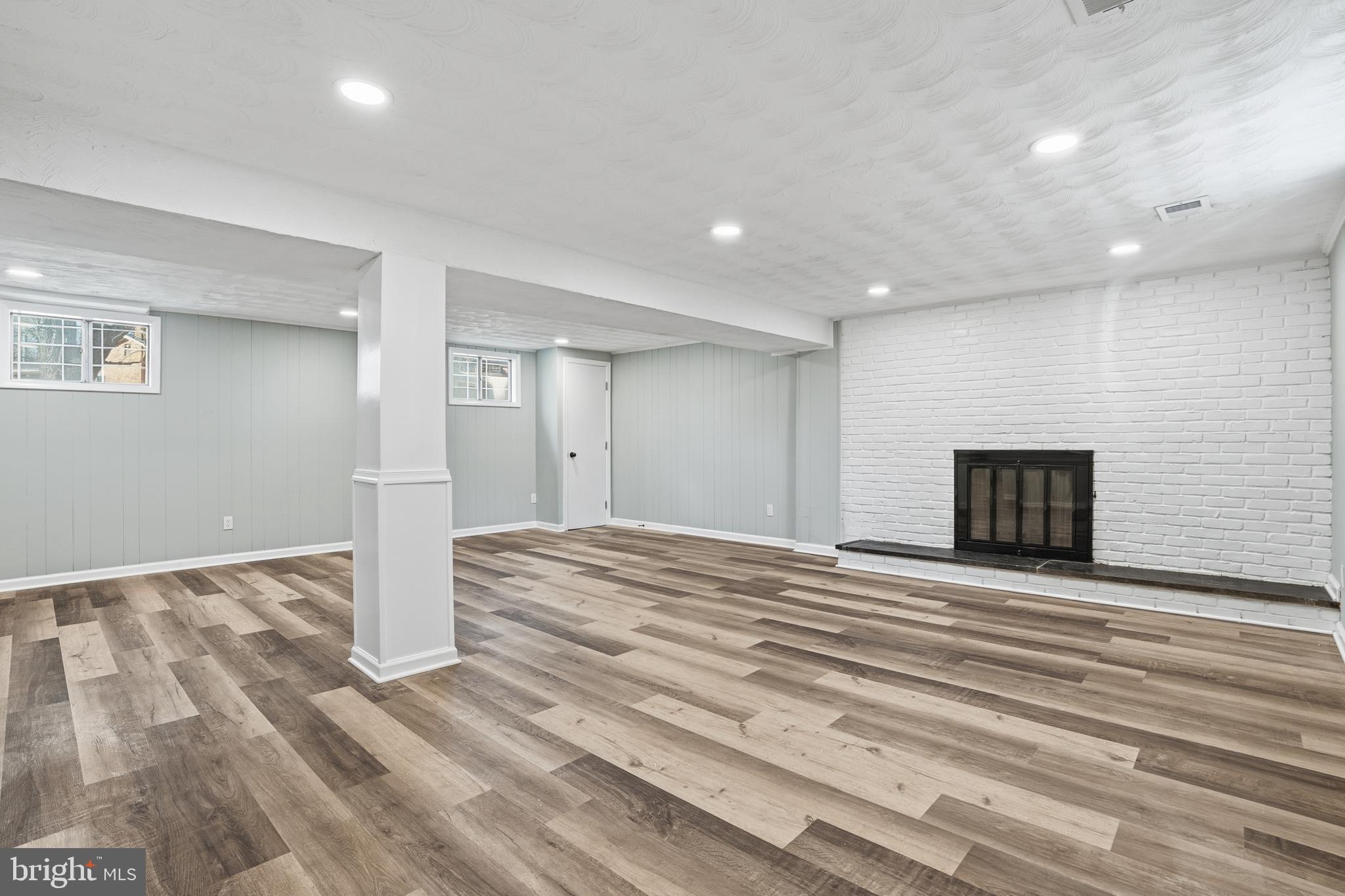 BARNABY VILLAGE - Residential