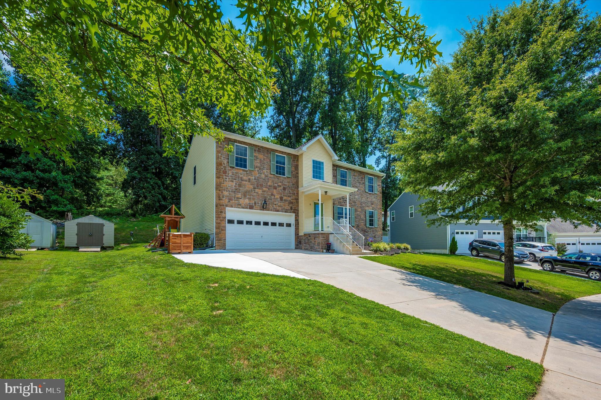 BROOK HILL MANOR - Residential