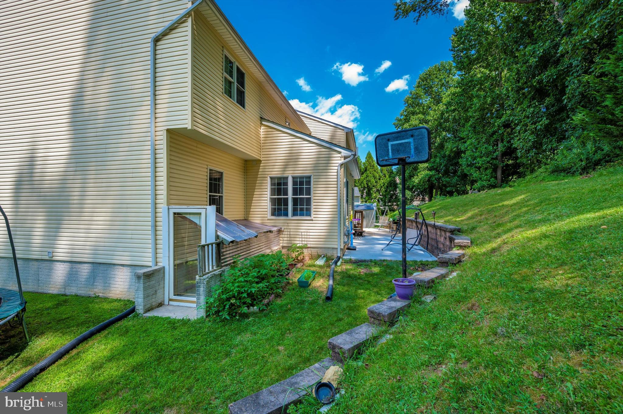 BROOK HILL MANOR - Residential