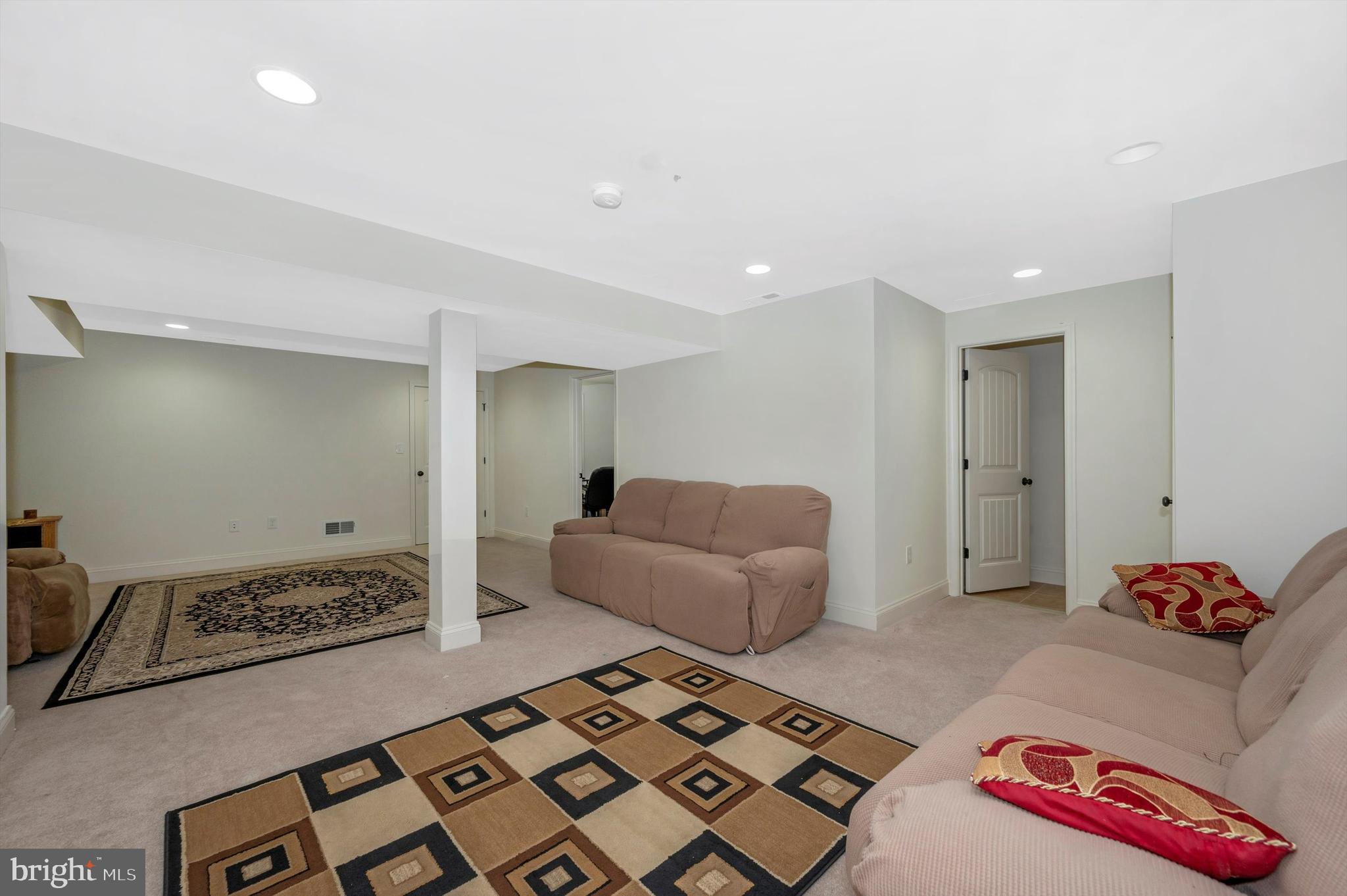 BROOK HILL MANOR - Residential