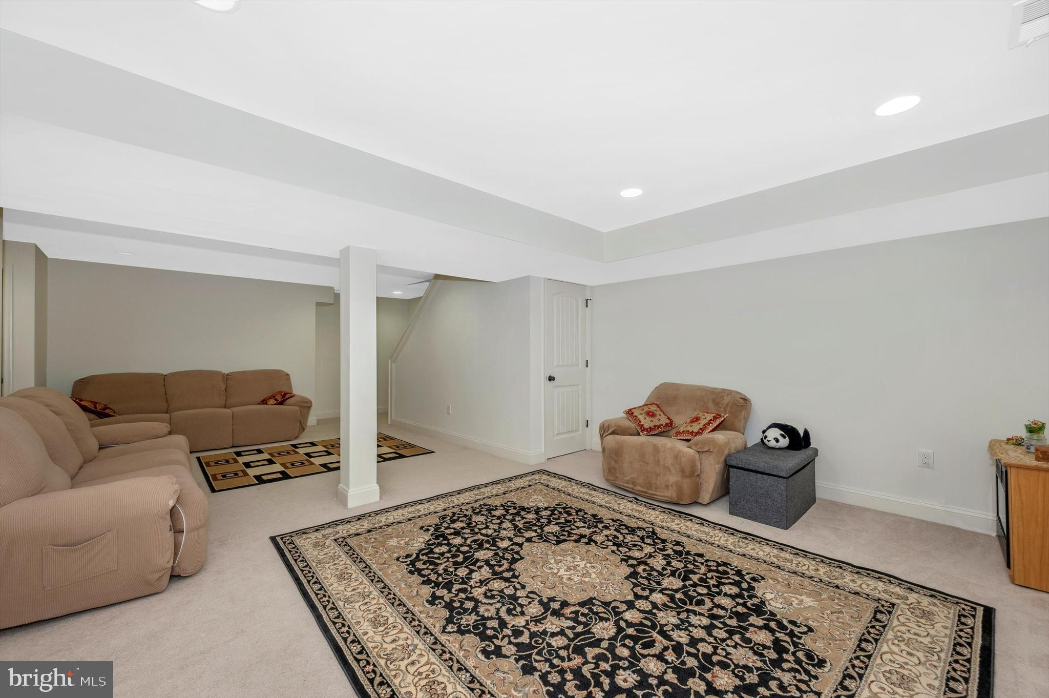 BROOK HILL MANOR - Residential