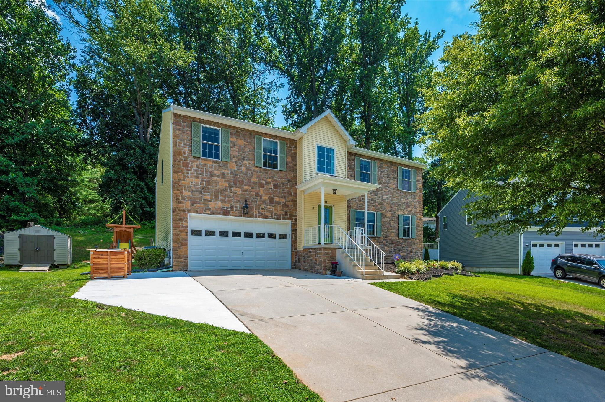 BROOK HILL MANOR - Residential