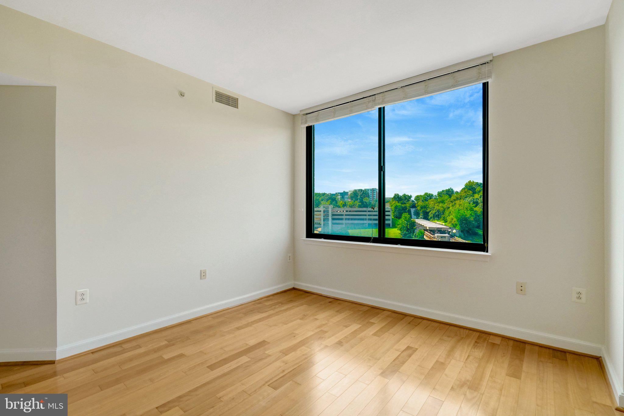 2451 MIDTOWN AVENUE 1319