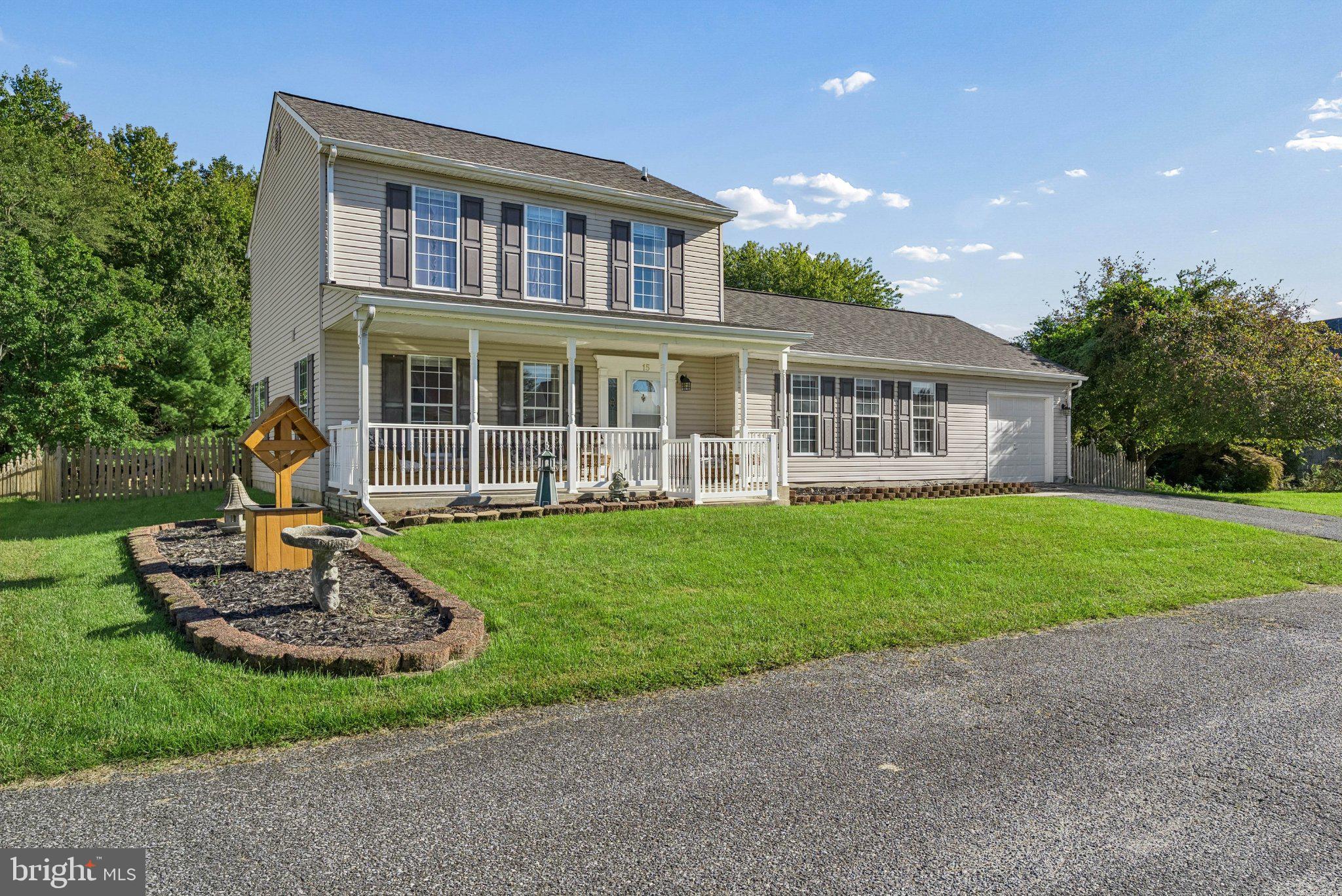 15 MAXA COURT