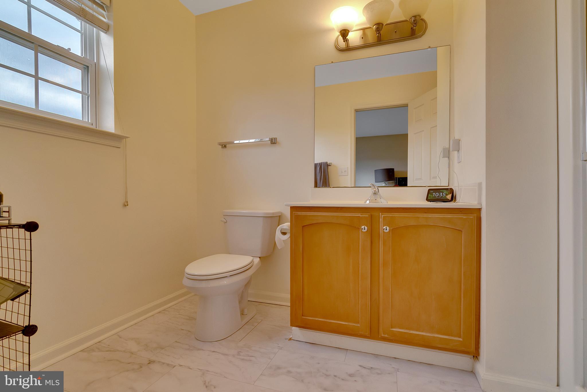 COURT AT THE LEDGES - Residential Lease