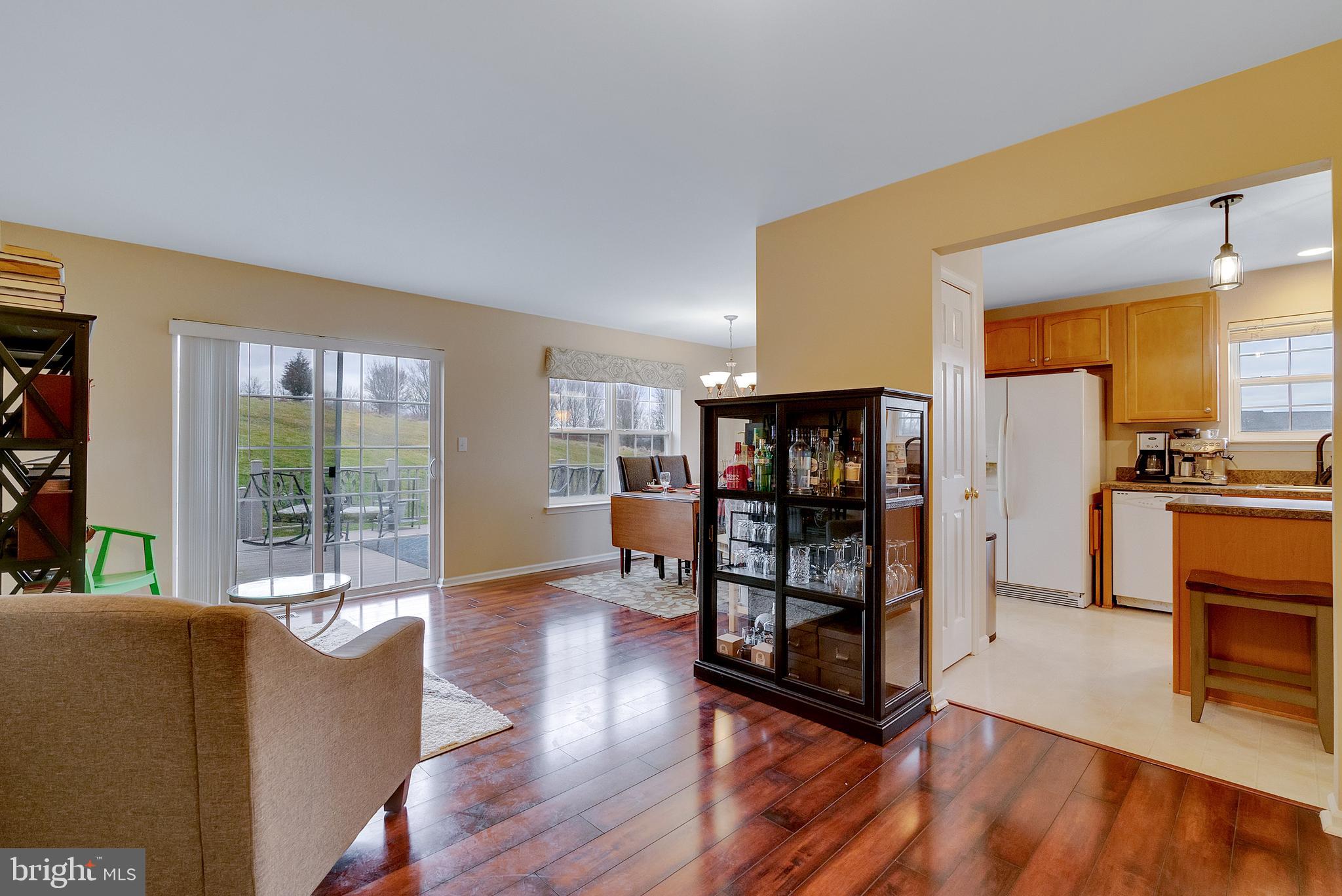 COURT AT THE LEDGES - Residential Lease