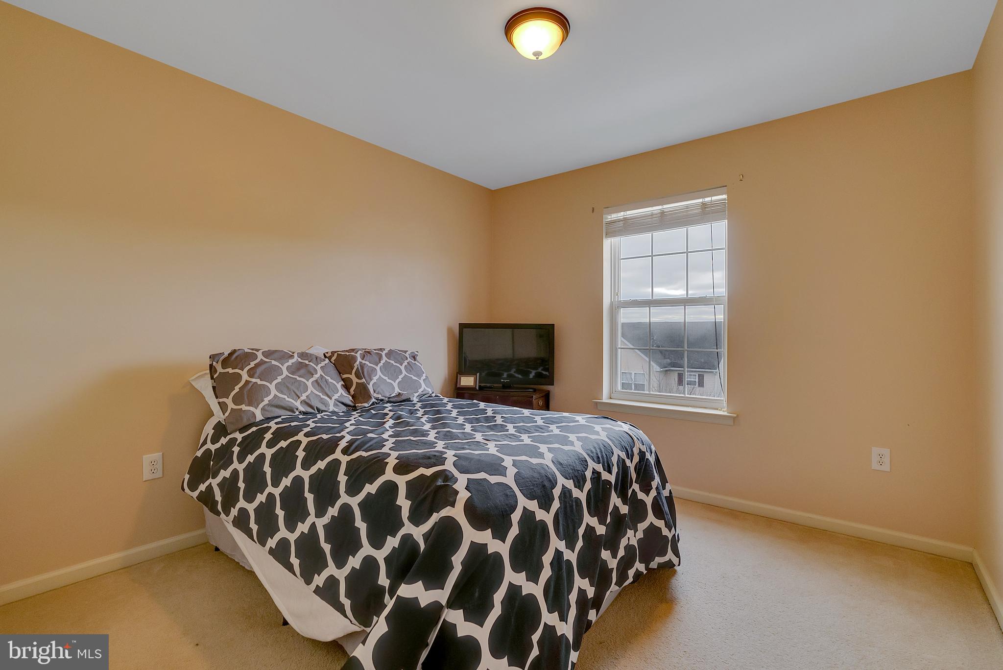 COURT AT THE LEDGES - Residential Lease