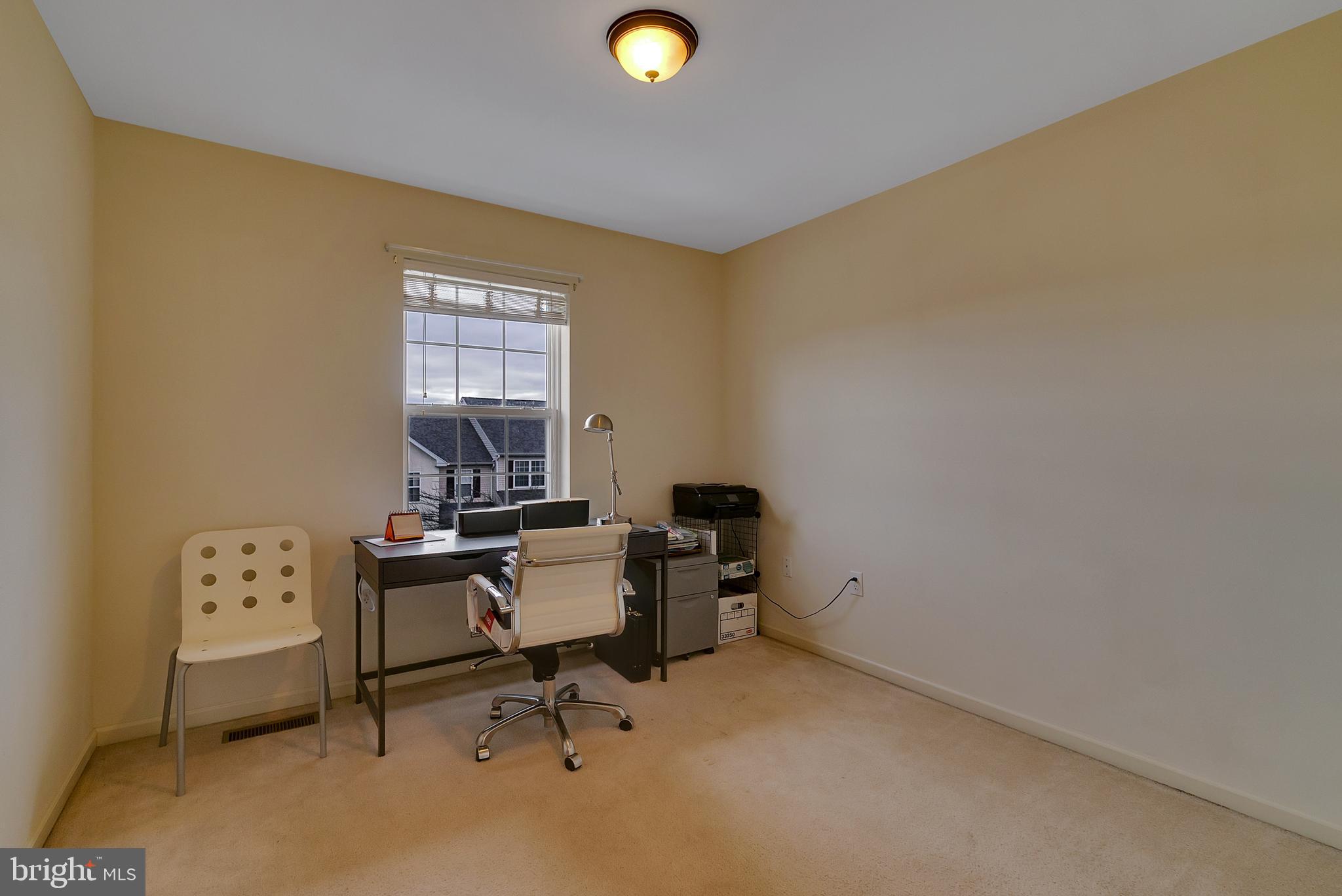 COURT AT THE LEDGES - Residential Lease