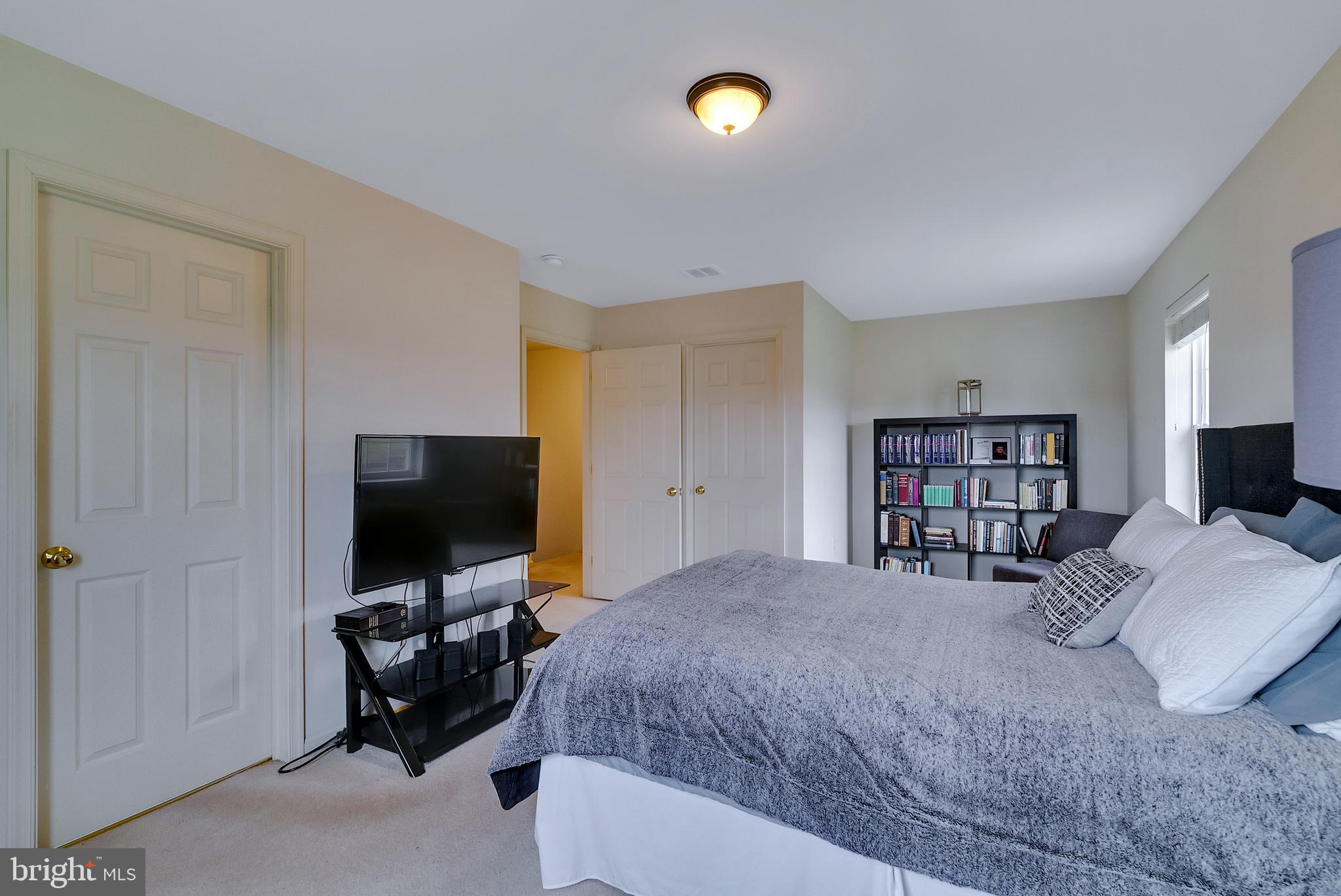 COURT AT THE LEDGES - Residential Lease