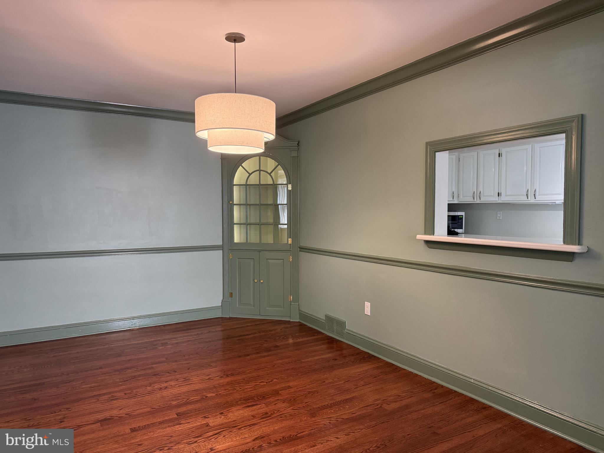31 E 6TH STREET