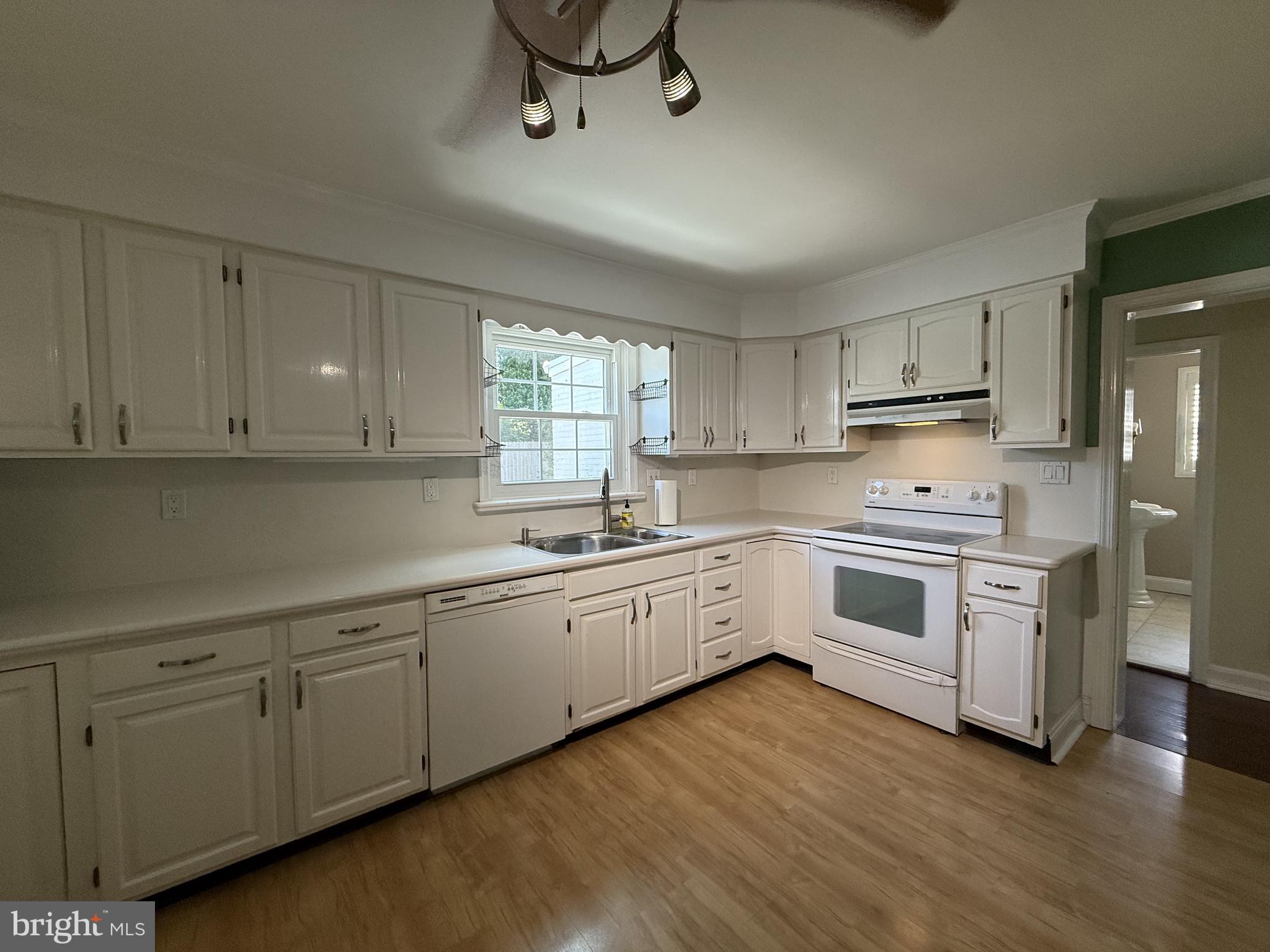 31 E 6TH STREET