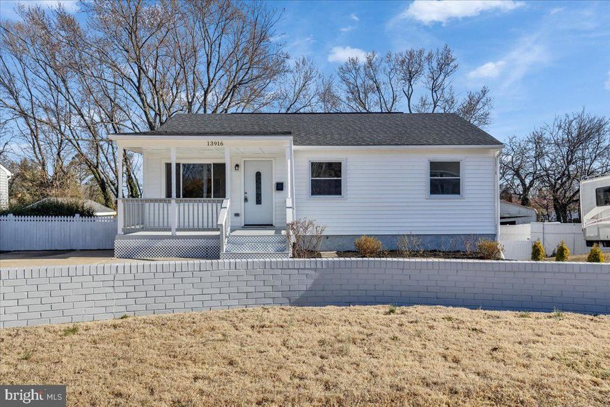 Beautiful 3 Bed 2 1/2 Bath Single Family Home in Desired Woodbridge Location. New Carpet, Upgraded Counter Tops, Hardwood Floors, Luxury Vinyl Flooring, Primary Bath, Walkout Basement, Many Upgrades.
Must See!