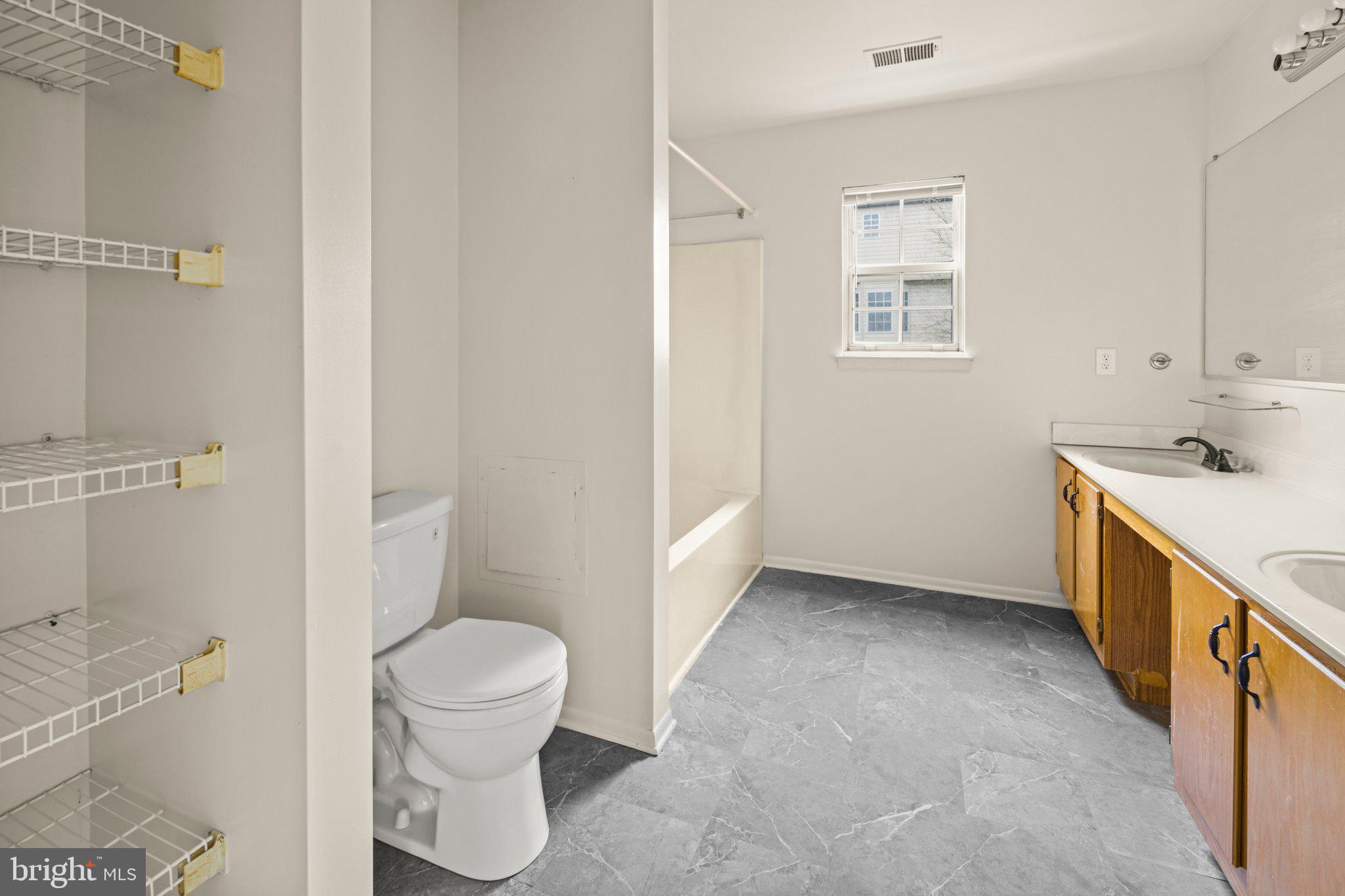 FINNS WALK - Residential Lease