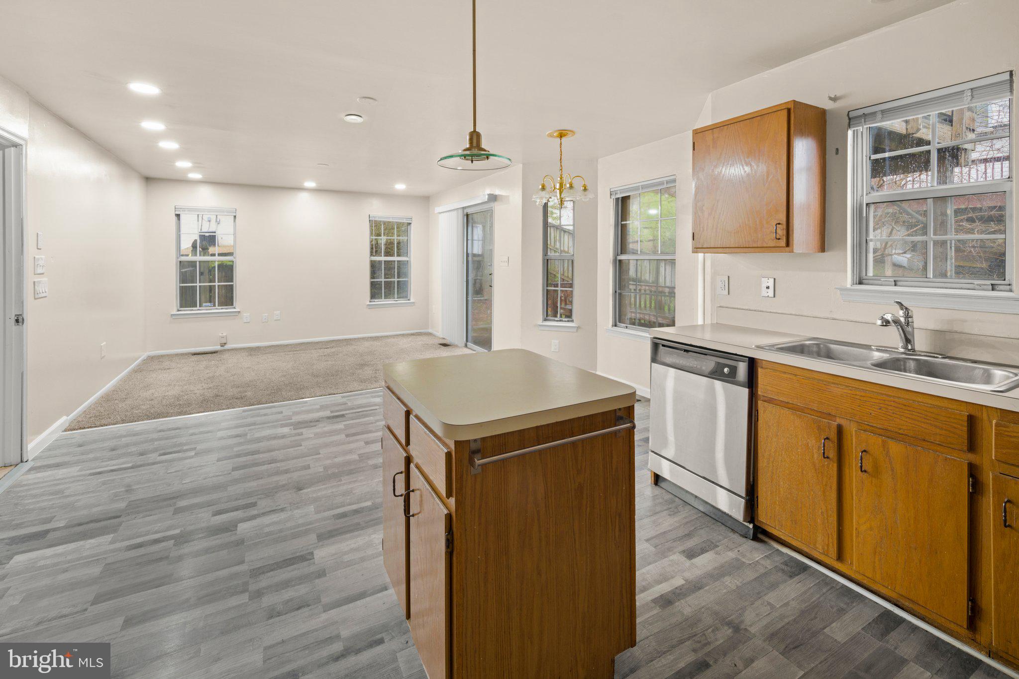 FINNS WALK - Residential Lease