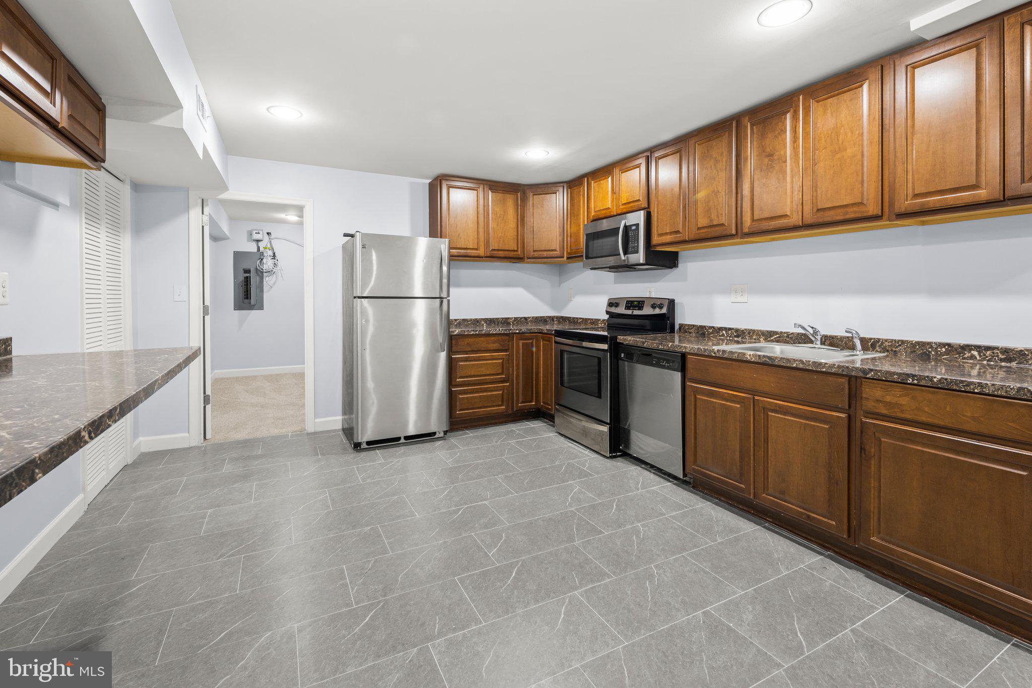 FINNS WALK - Residential Lease