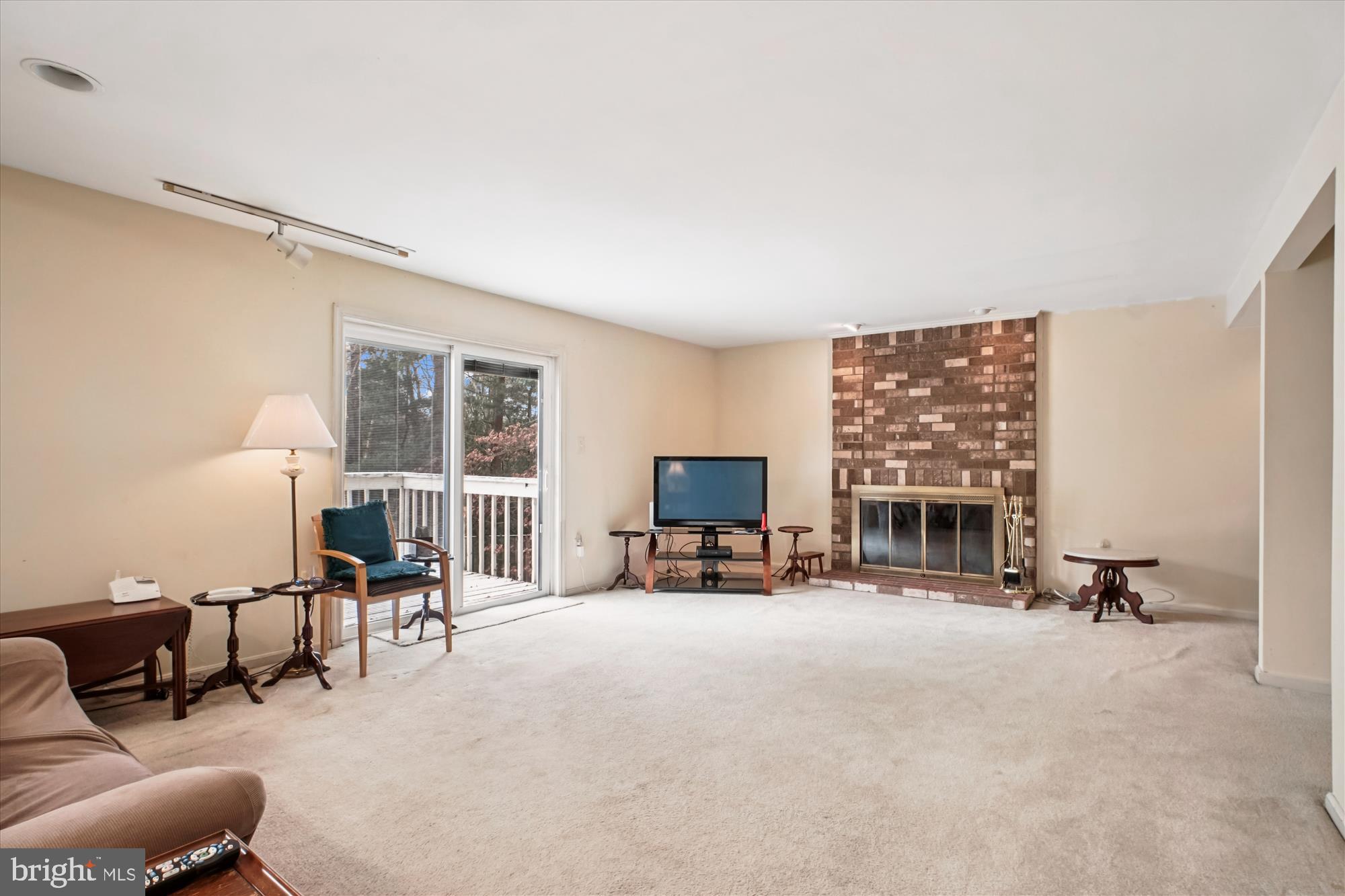 WOLF TRAP WOODS - Residential