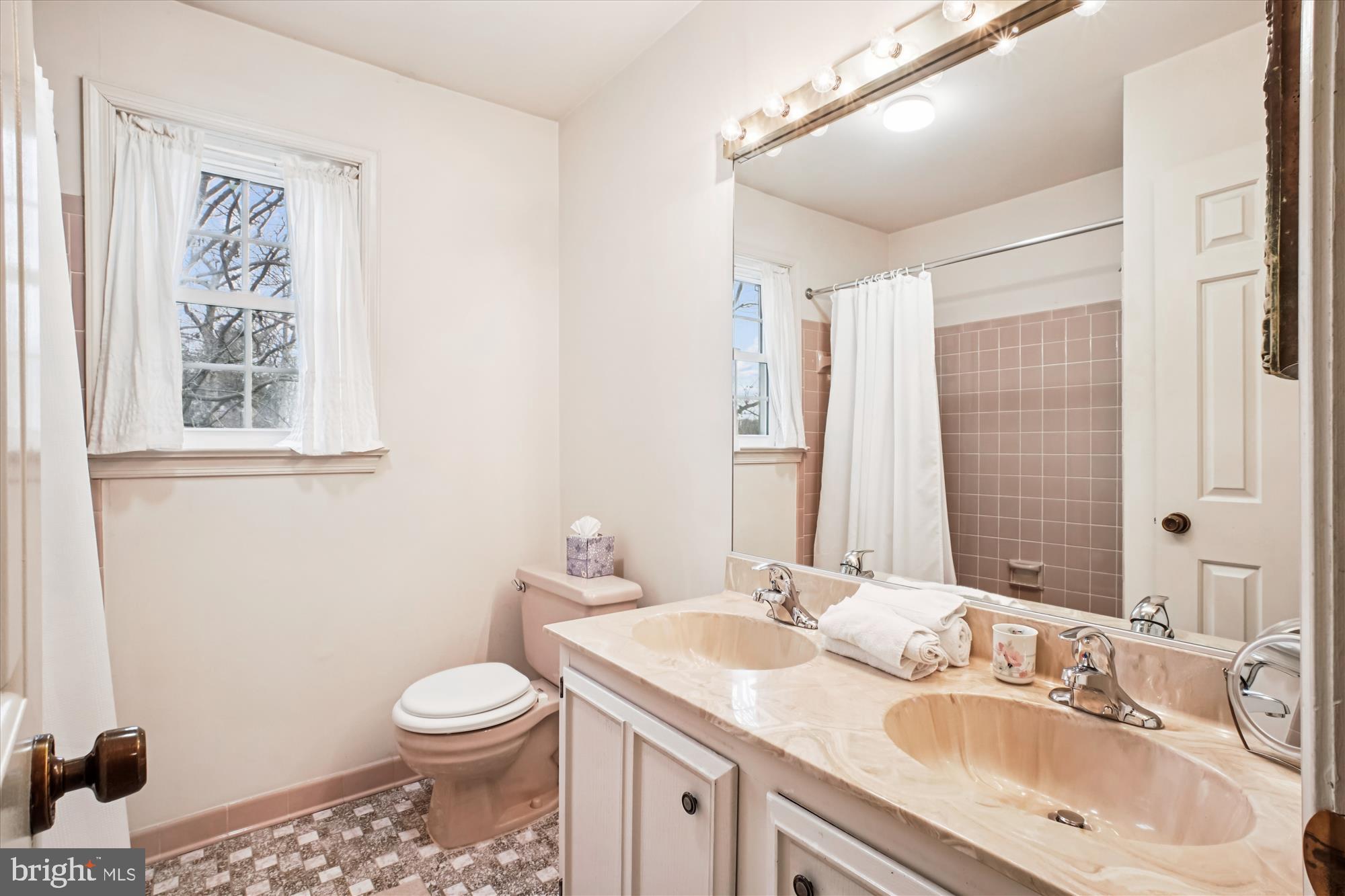 WOLF TRAP WOODS - Residential