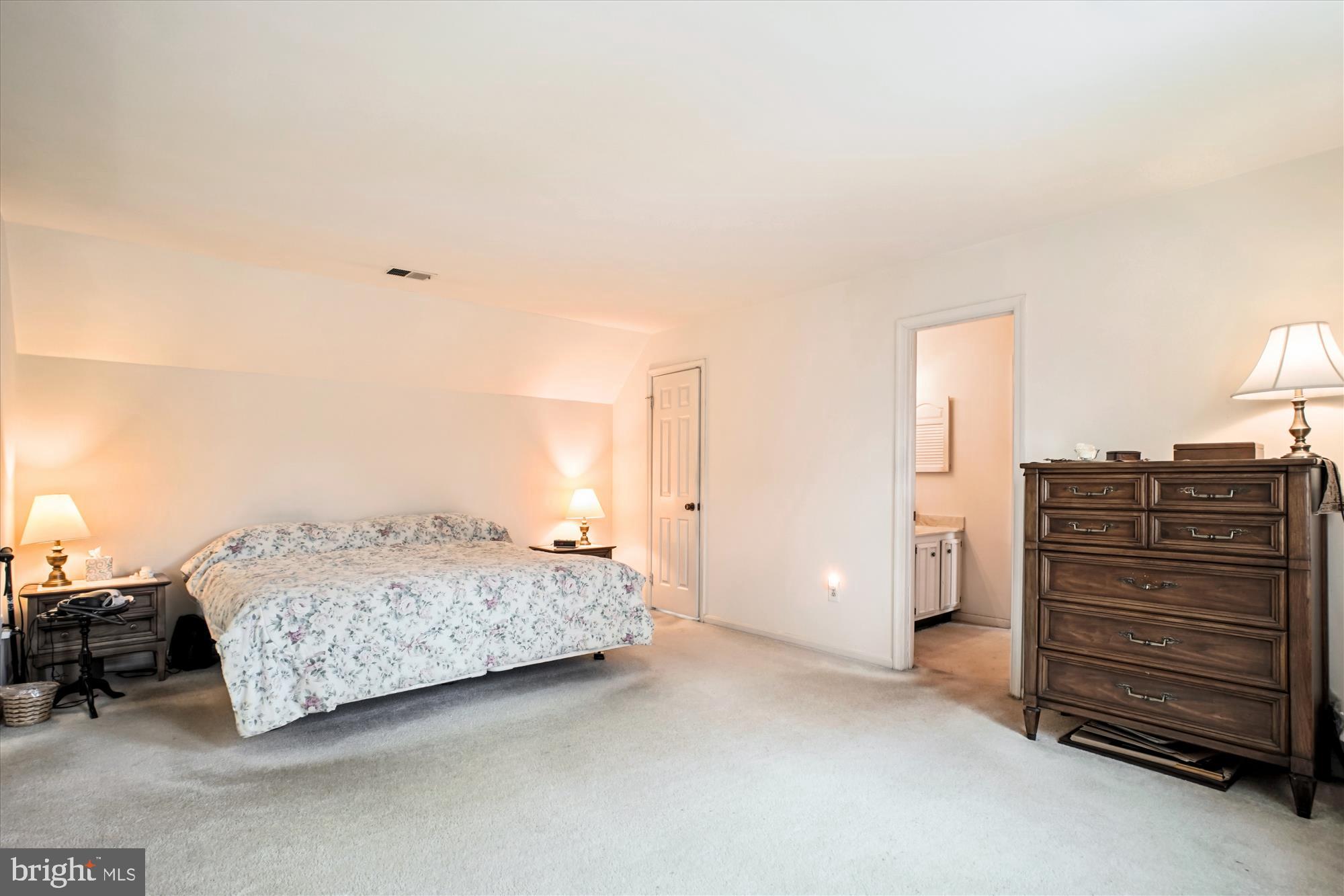 WOLF TRAP WOODS - Residential