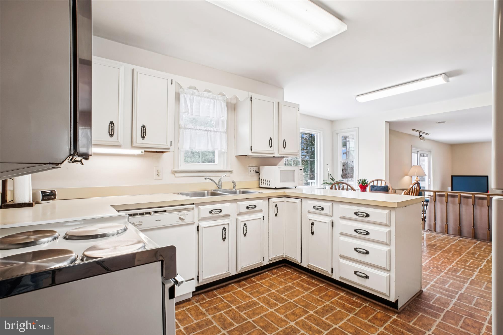 WOLF TRAP WOODS - Residential