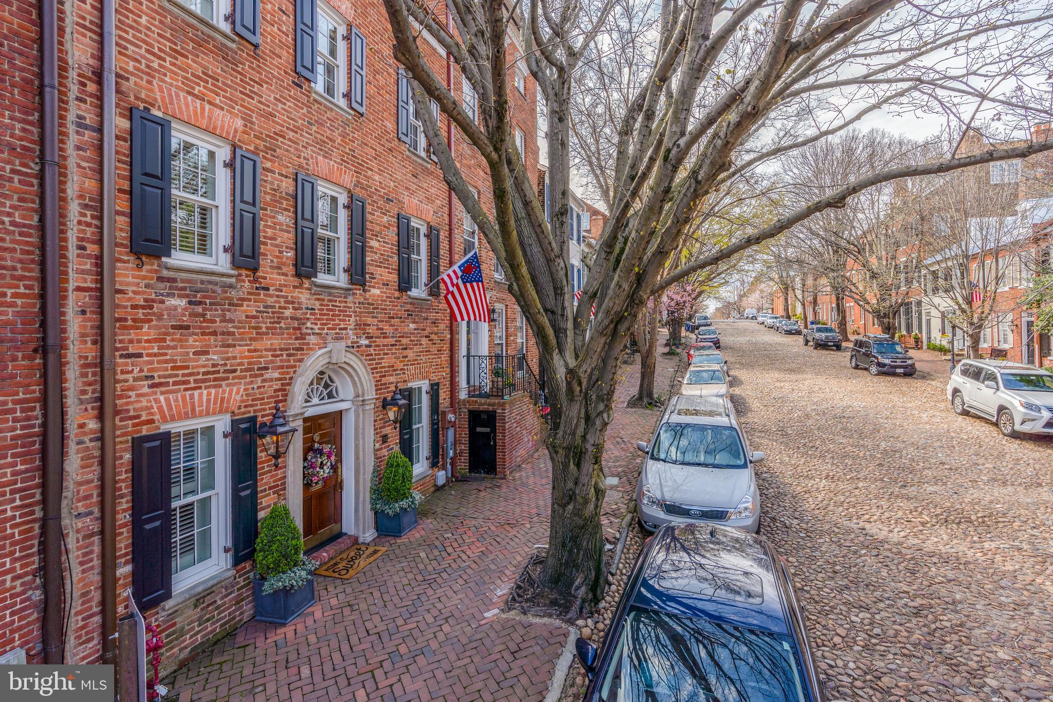 OLD TOWN ALEXANDRIA - Residential